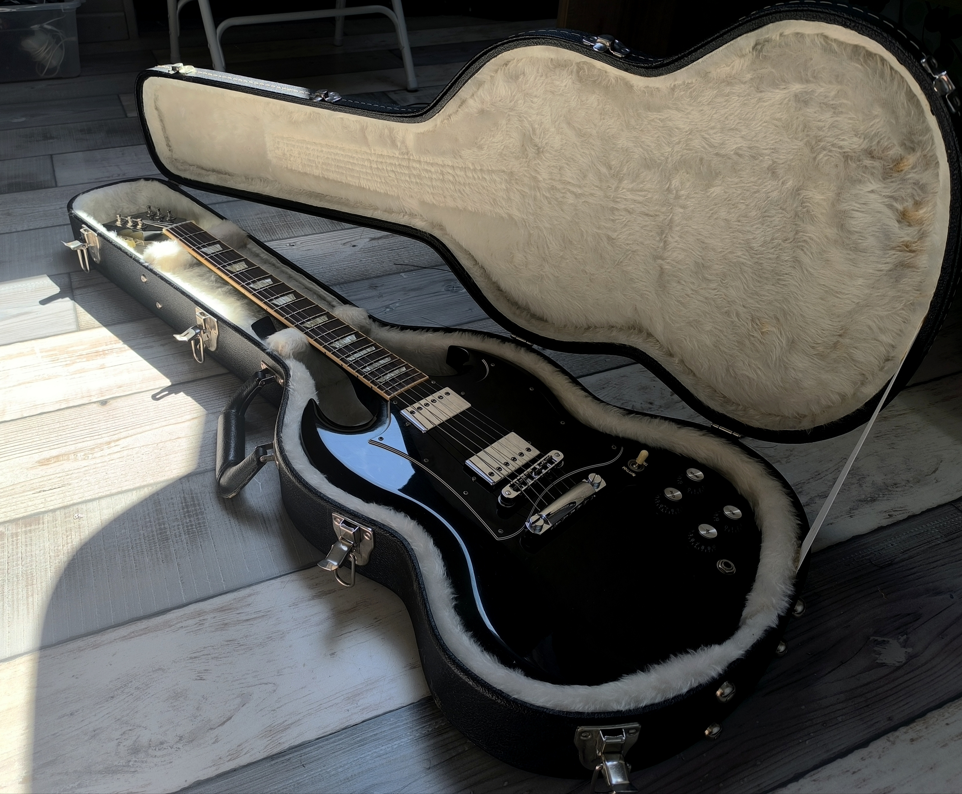 Vends Gibson SG Standard USA (2012) avec coffret