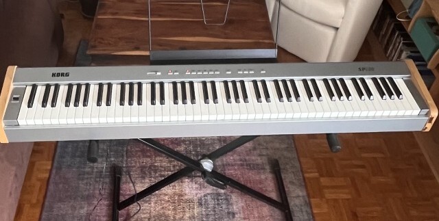 PIANO NUMERIQUE KORG SP100