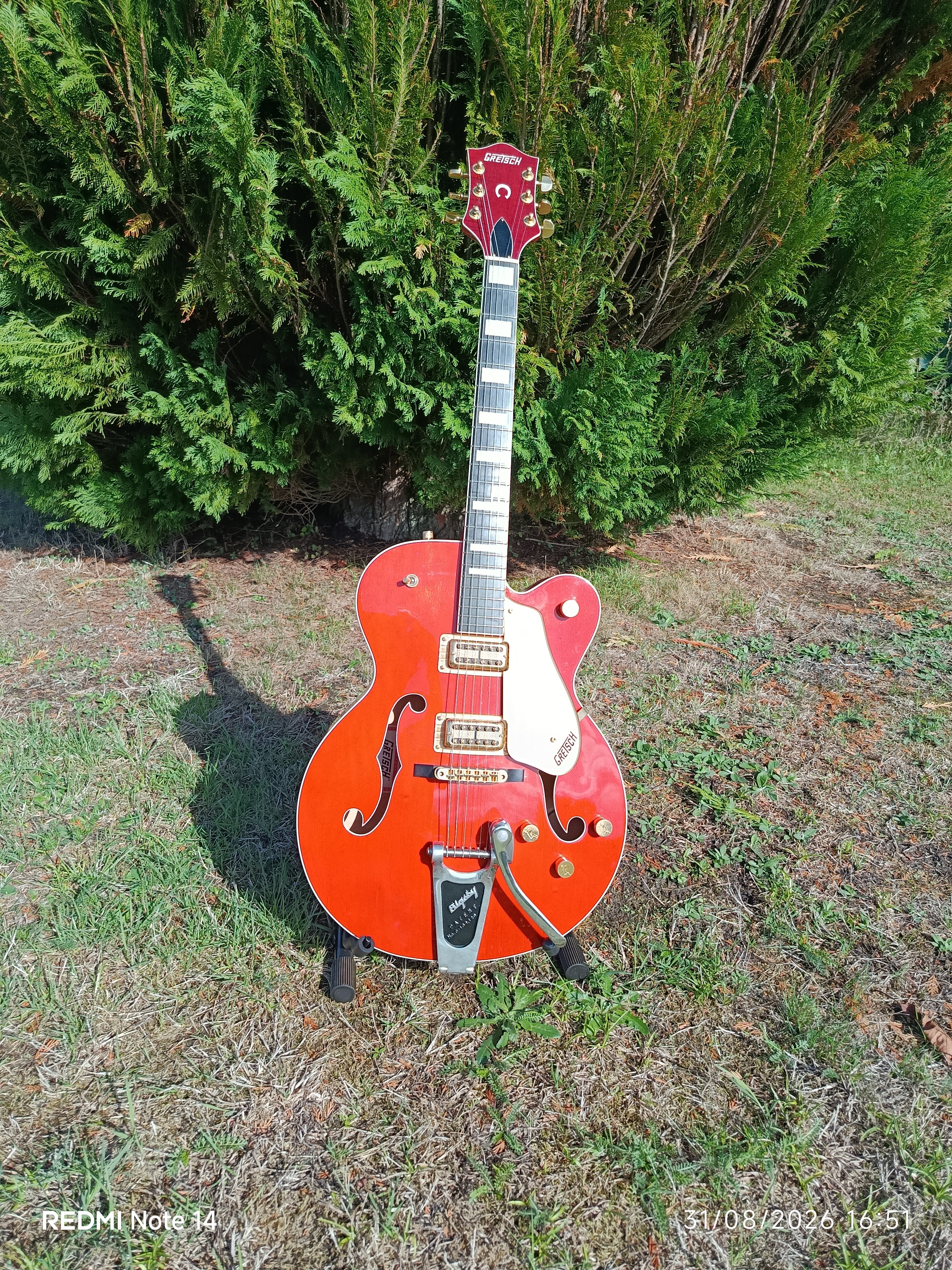 Très belle Gretsch 6120 Nashville 2003 Terada en TBEG, étui rigide et COA, échange possible.