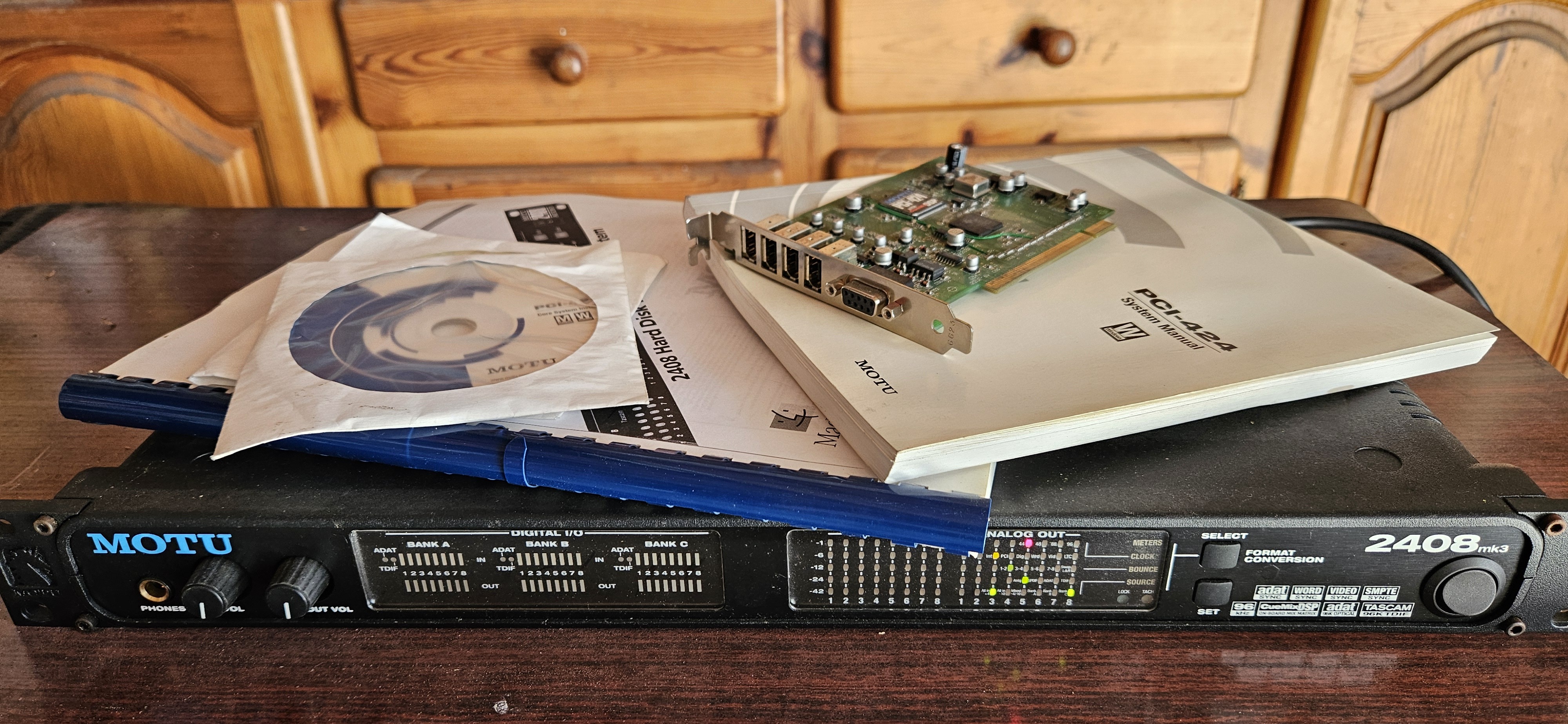 Vends Motu 2408 MK3 + carte Motu PCI 424 avec CD.