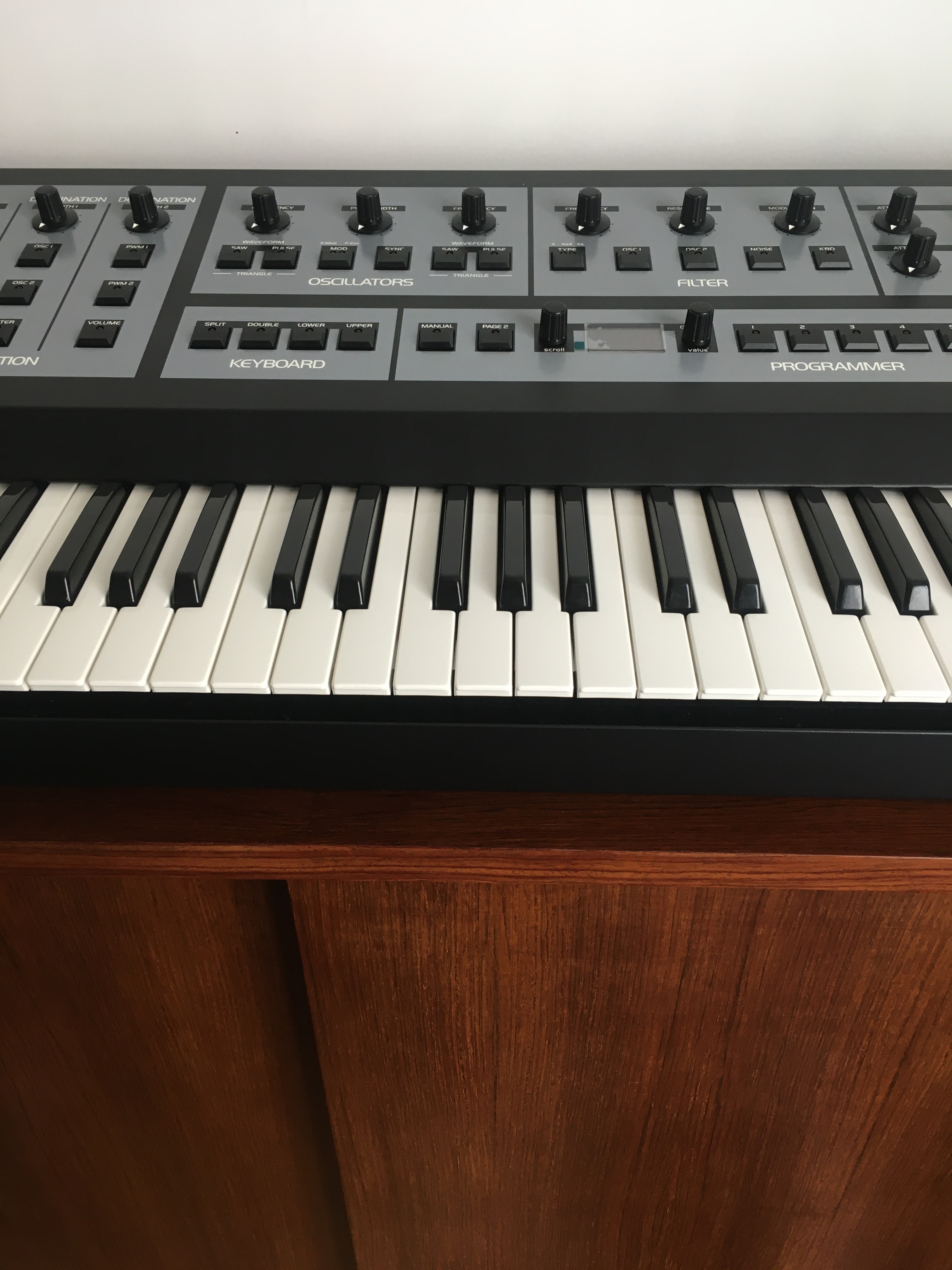 Oberheim OB-X8 (6581)