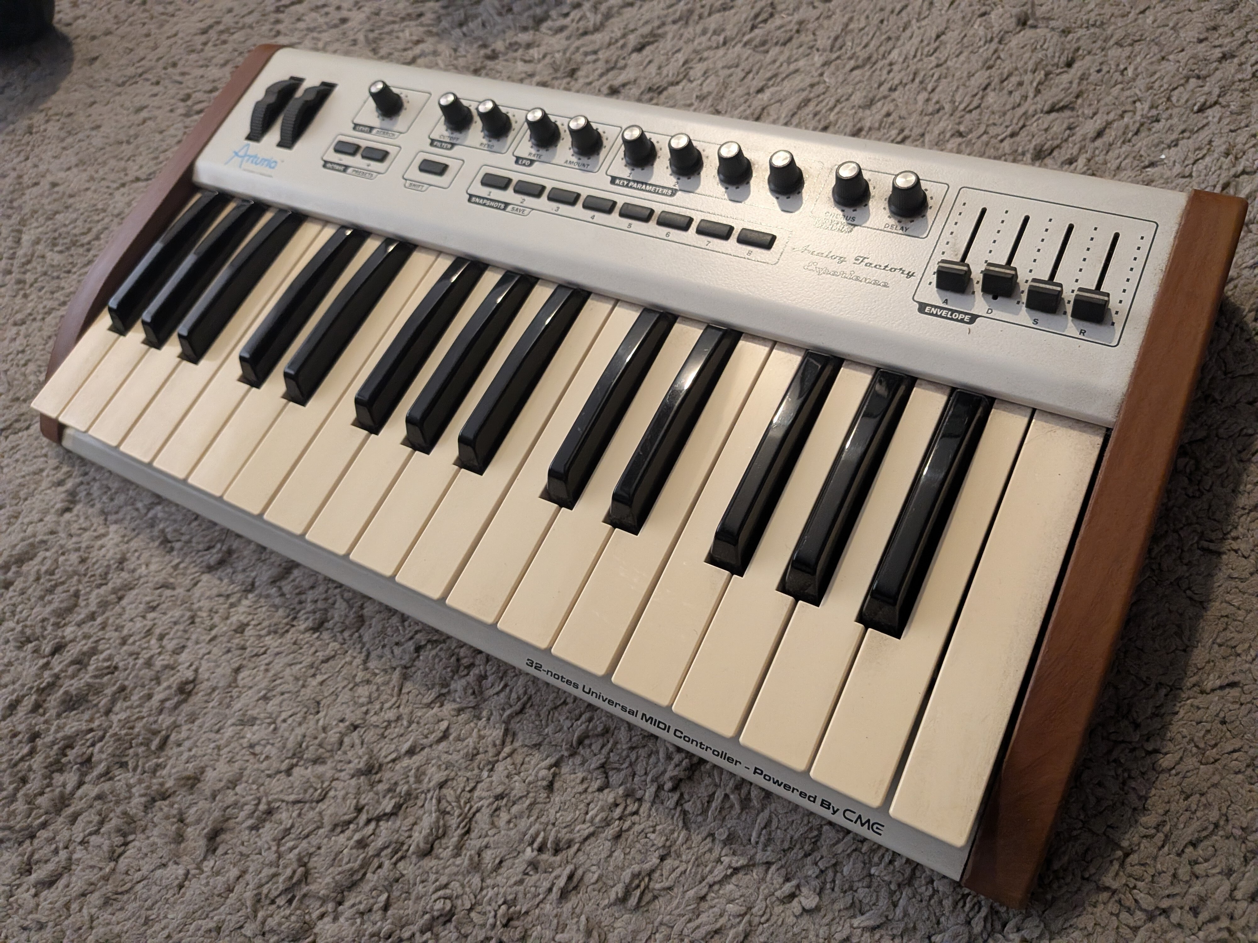 Vends clavier Midi Arturia Analog Factory experience