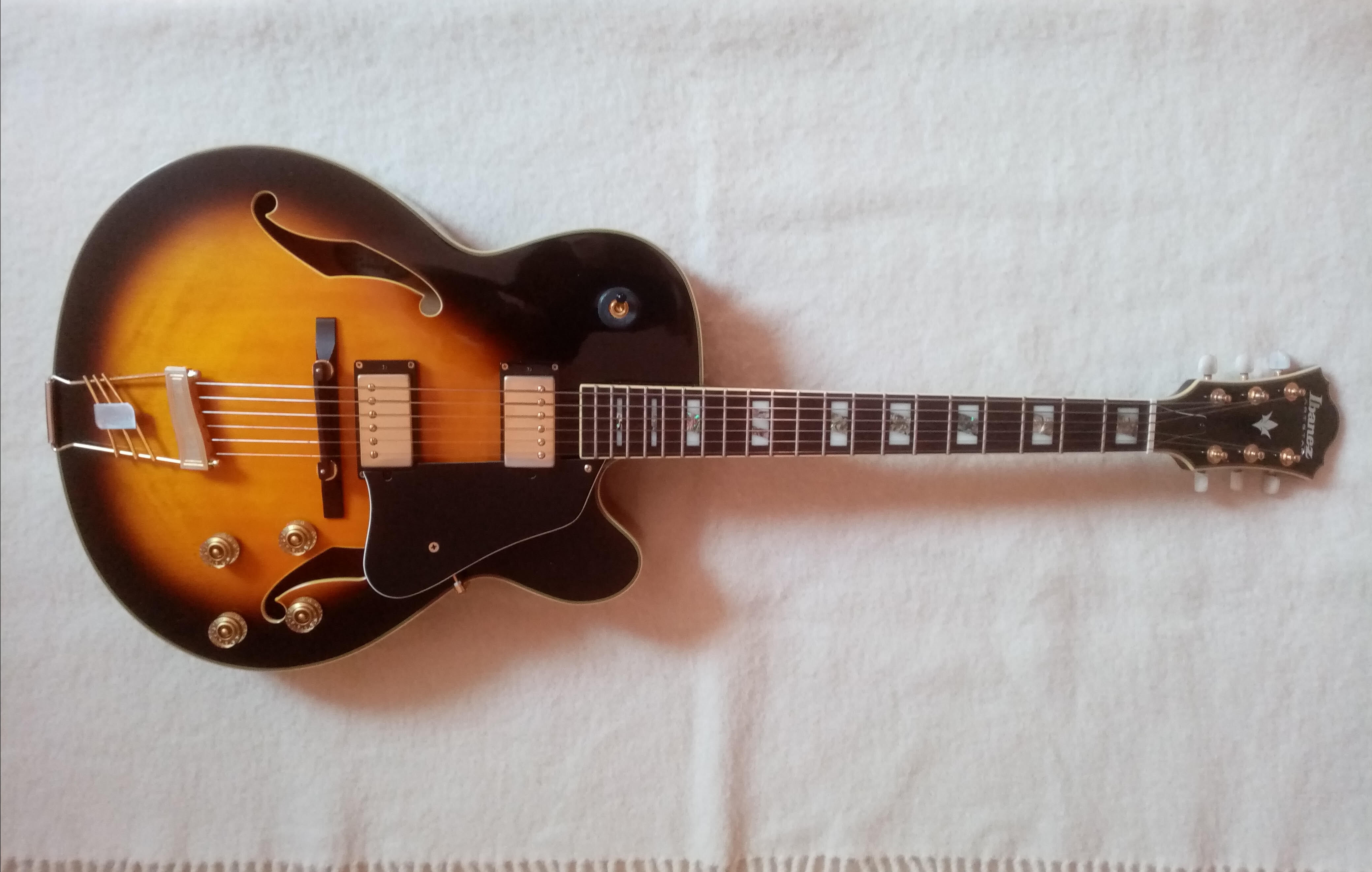 Guitare jazz Ibanez Artstar AF-120 