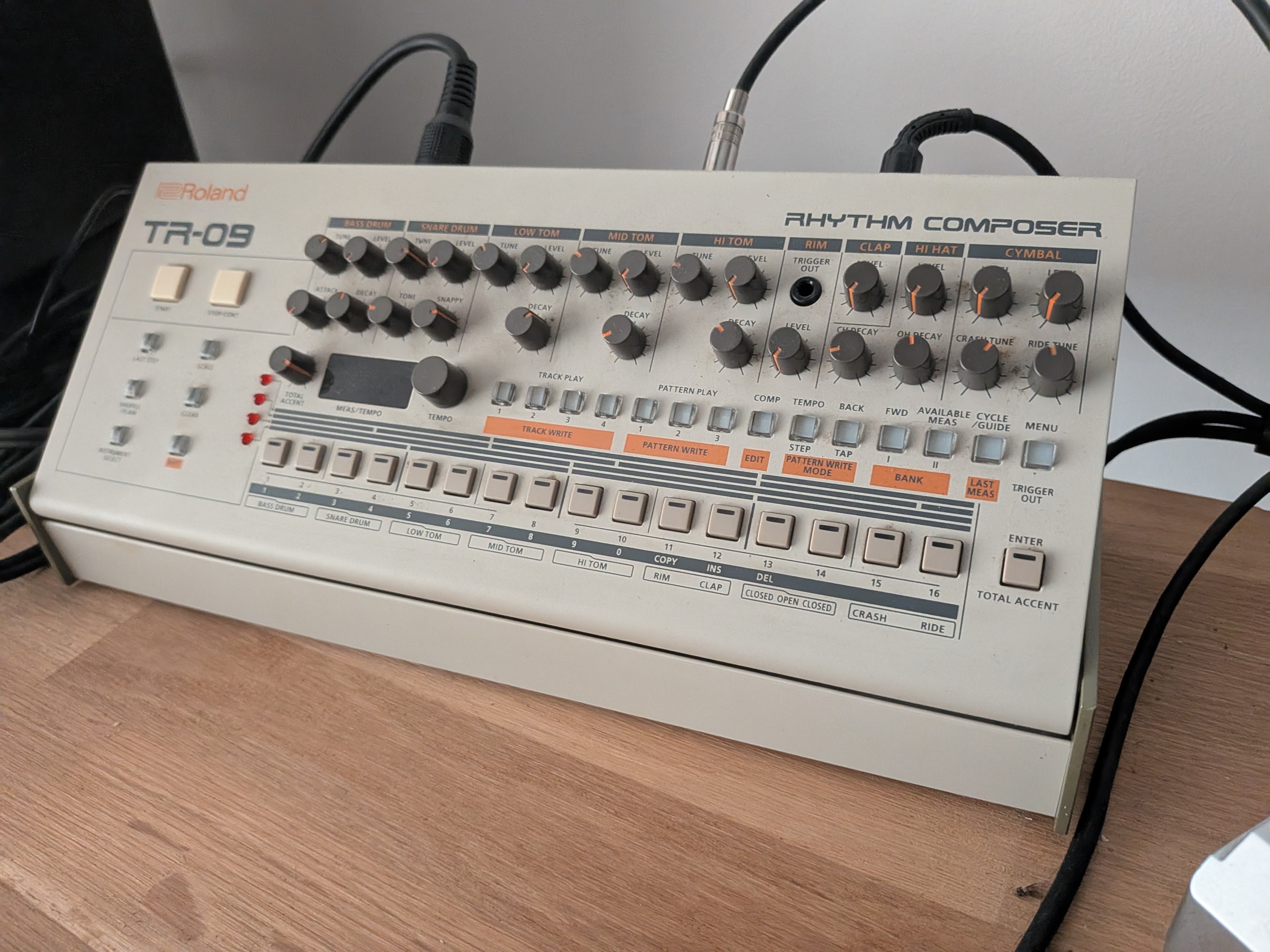 Vends TR09 Roland ( !!! dispo jusqu'au 20 septembre !!!).