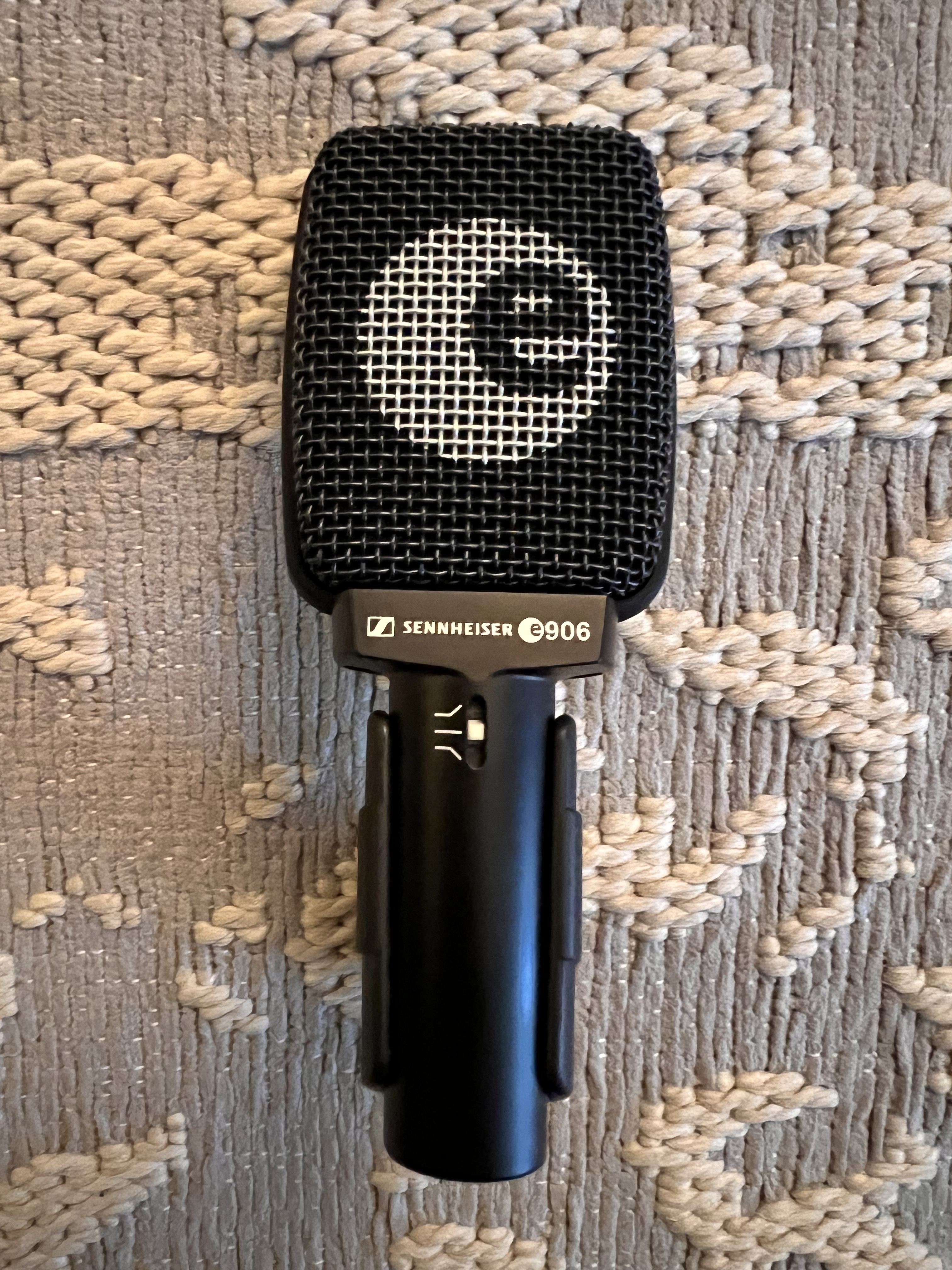 Vends Sennheiser E906