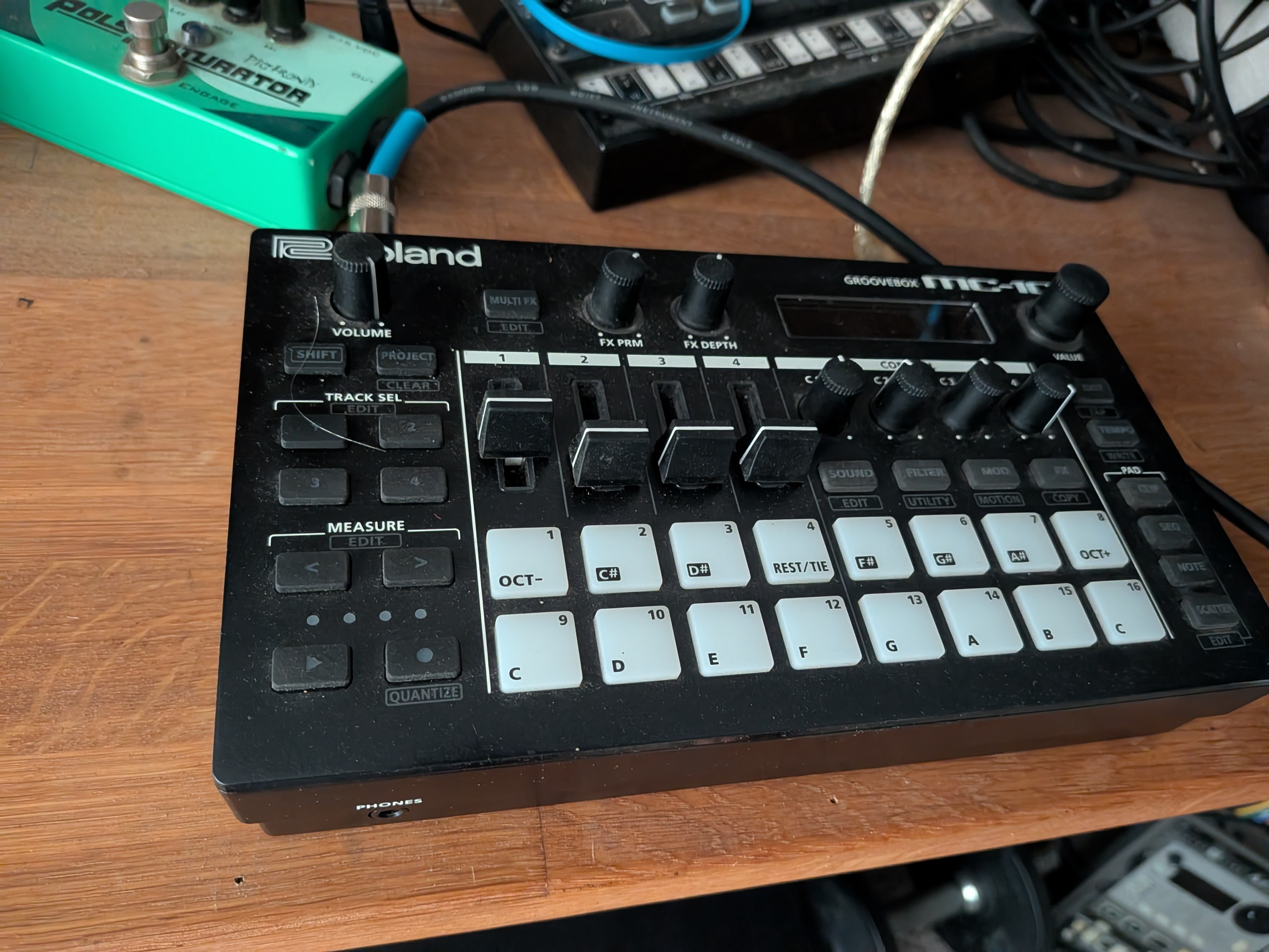 Vends MC 101 Roland (!!! dispo jusqu'au 20 septembre !!!)