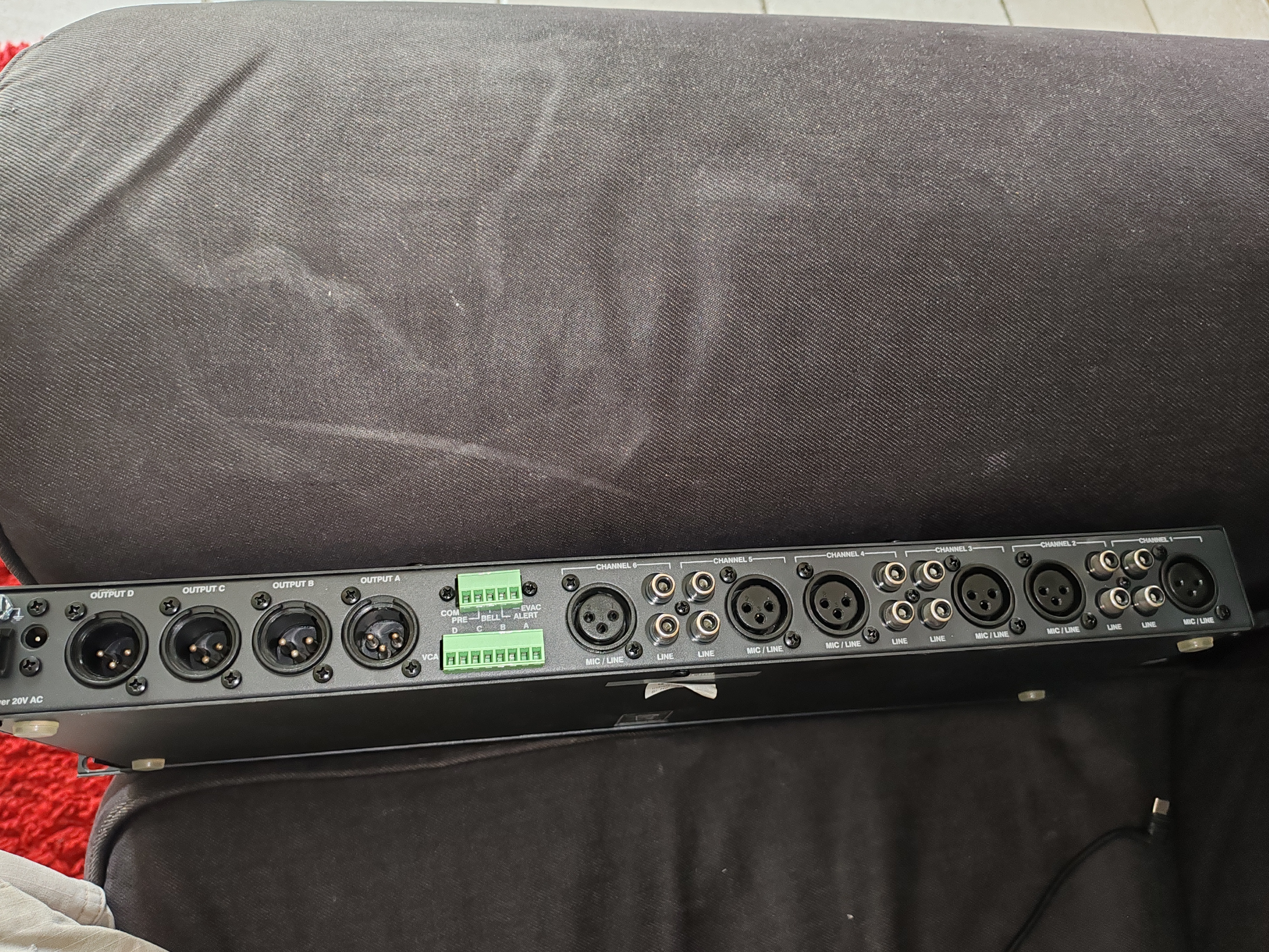 Vends Australian monitor AMIS ZRM4