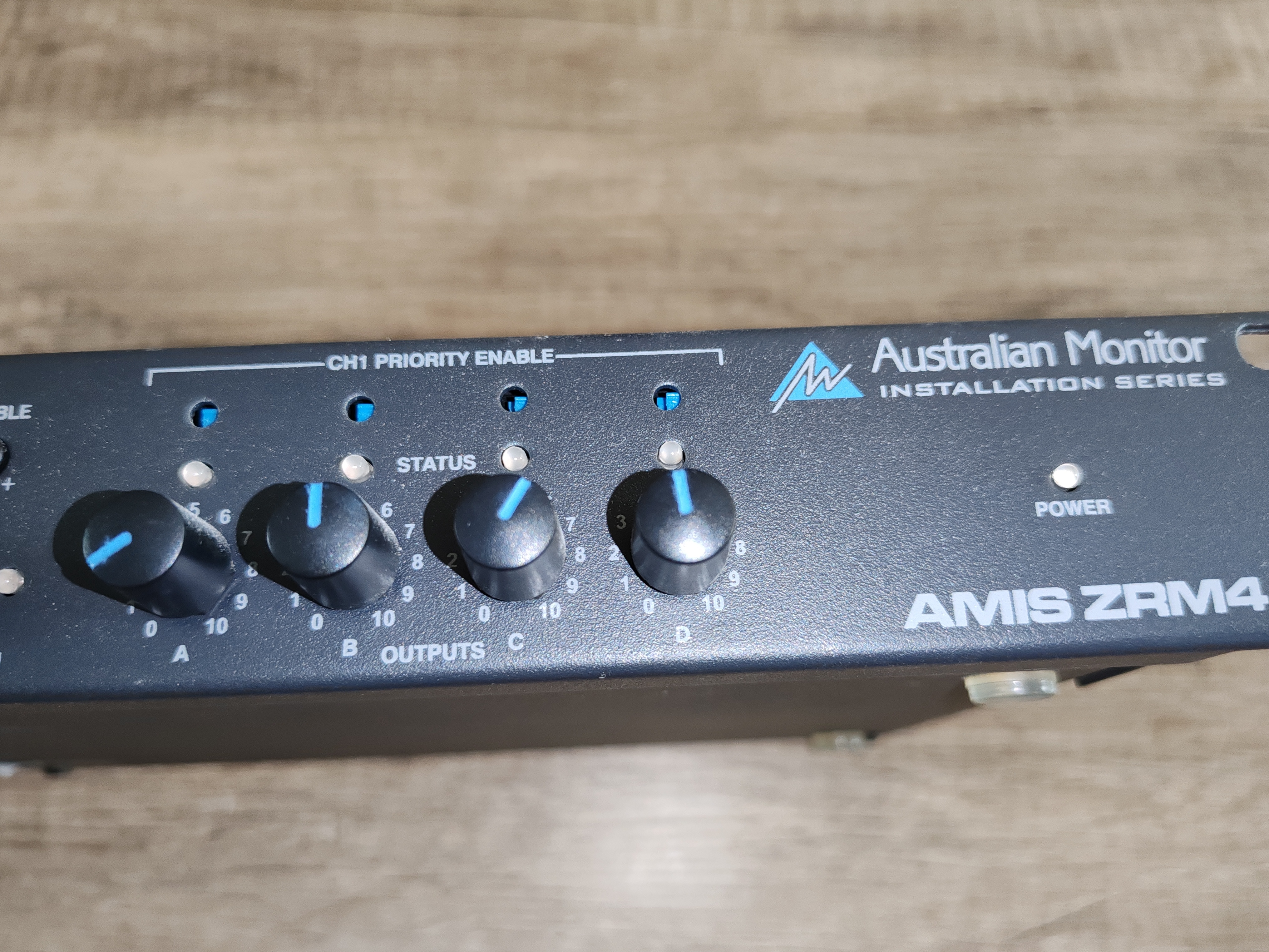 Australian Monitor AMIS ZRM4 (90936)