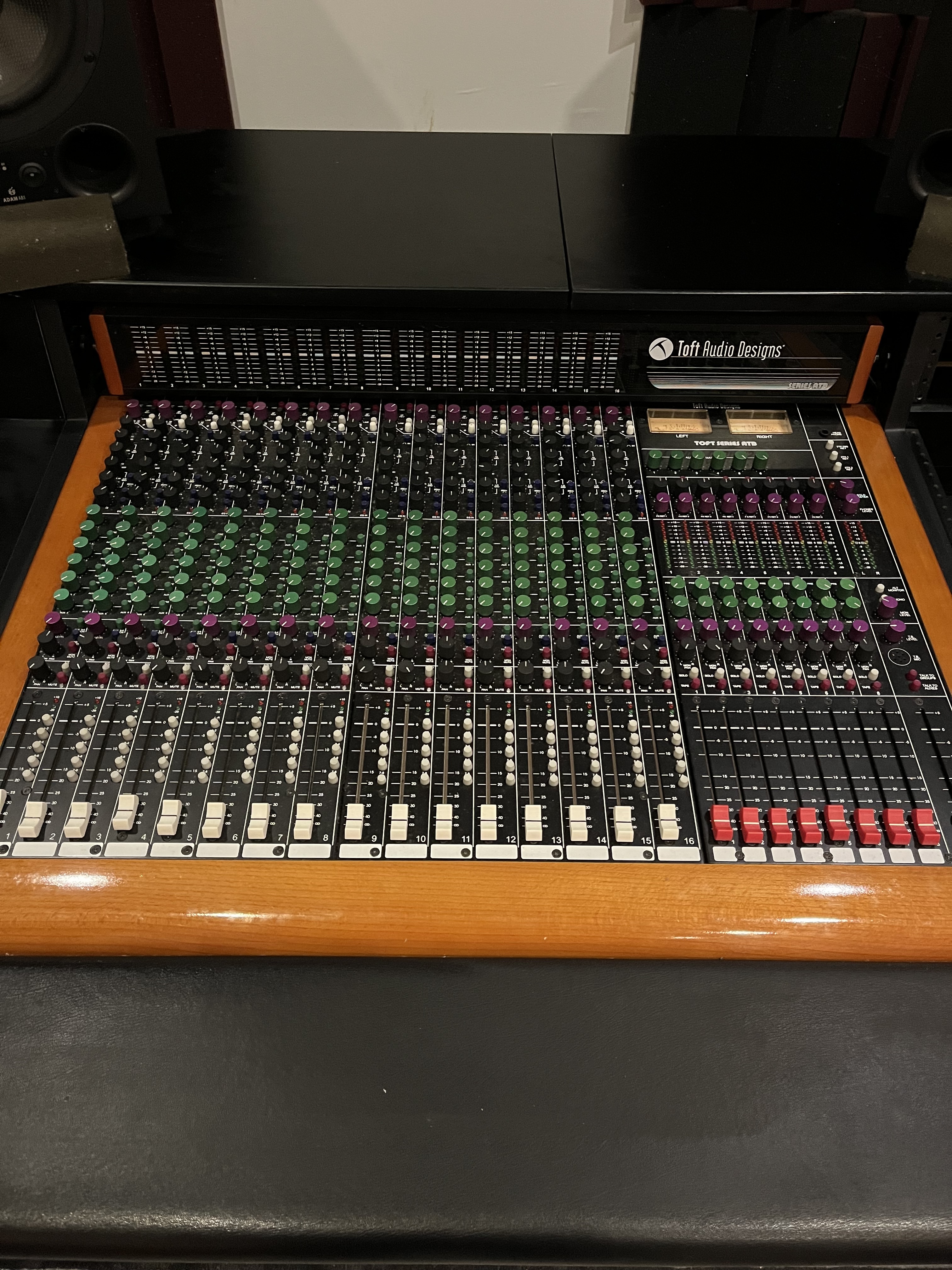 vends table de mixage toft ATB-16