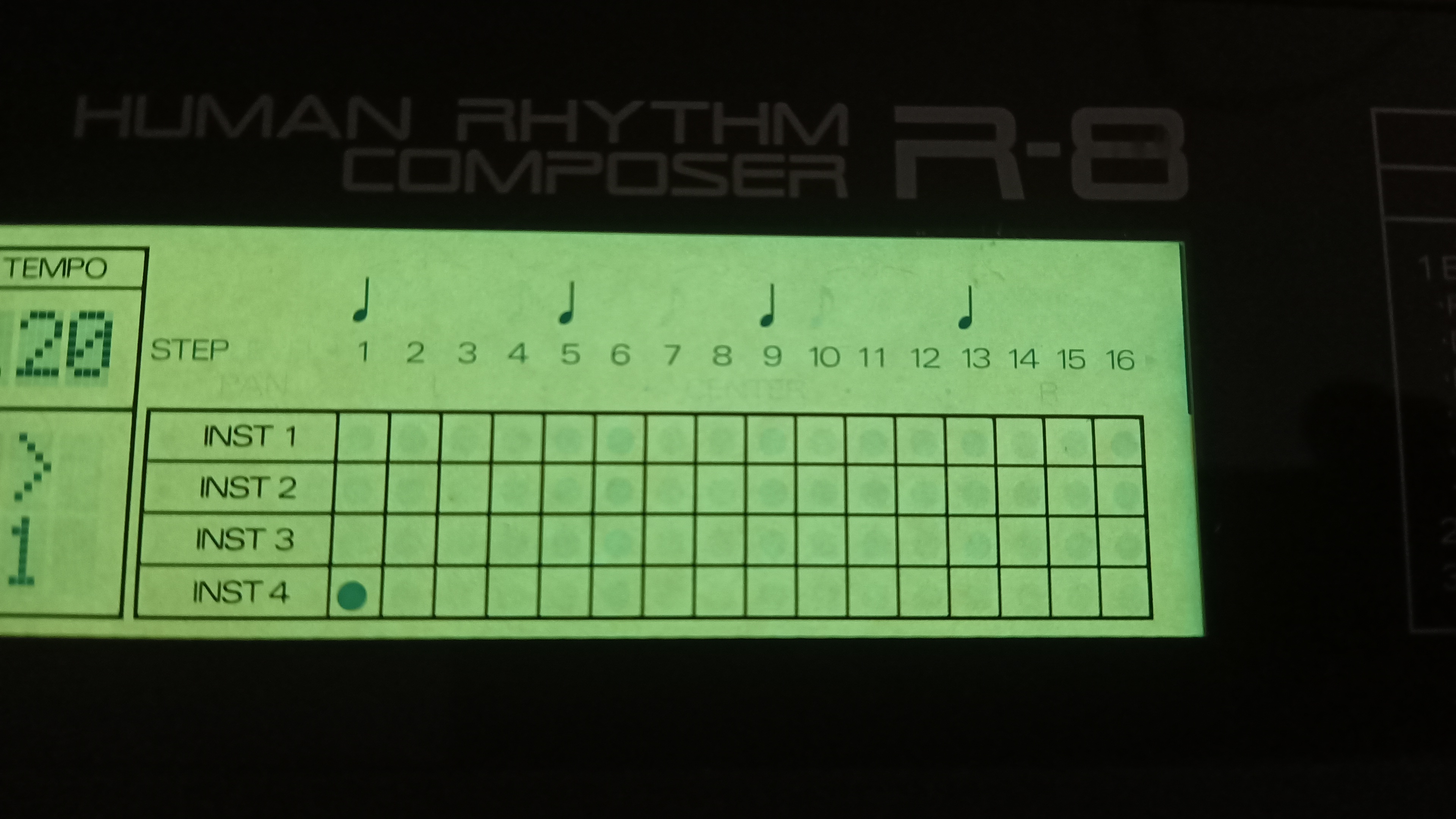 Roland R-8 (7256)