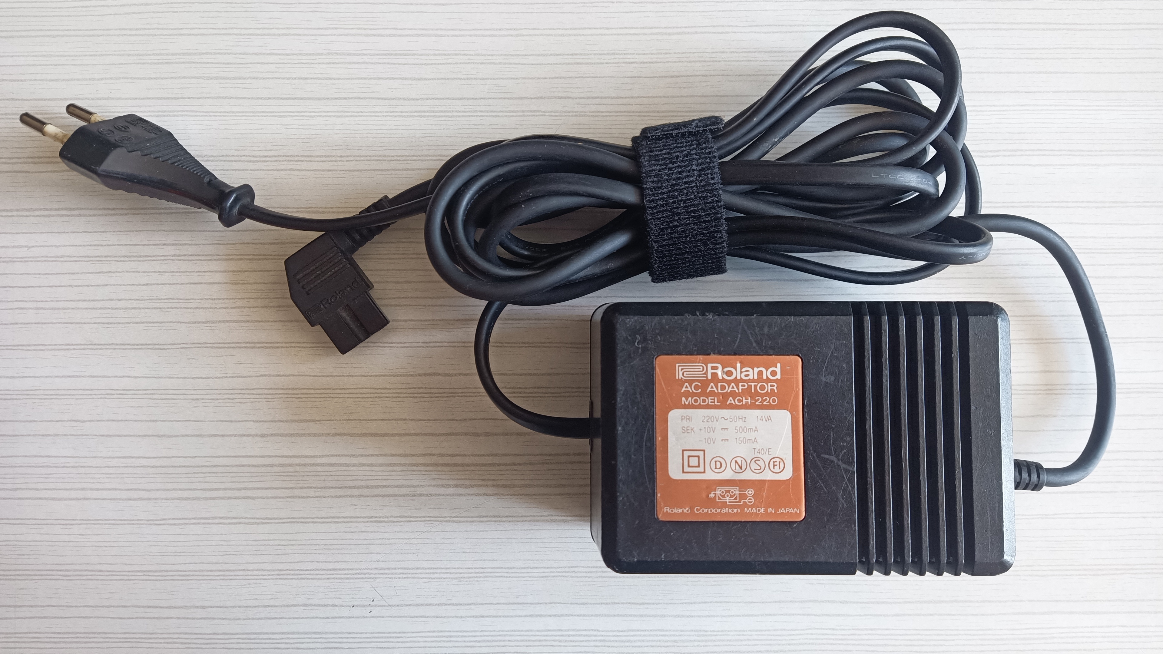 Roland R-8 (20642)