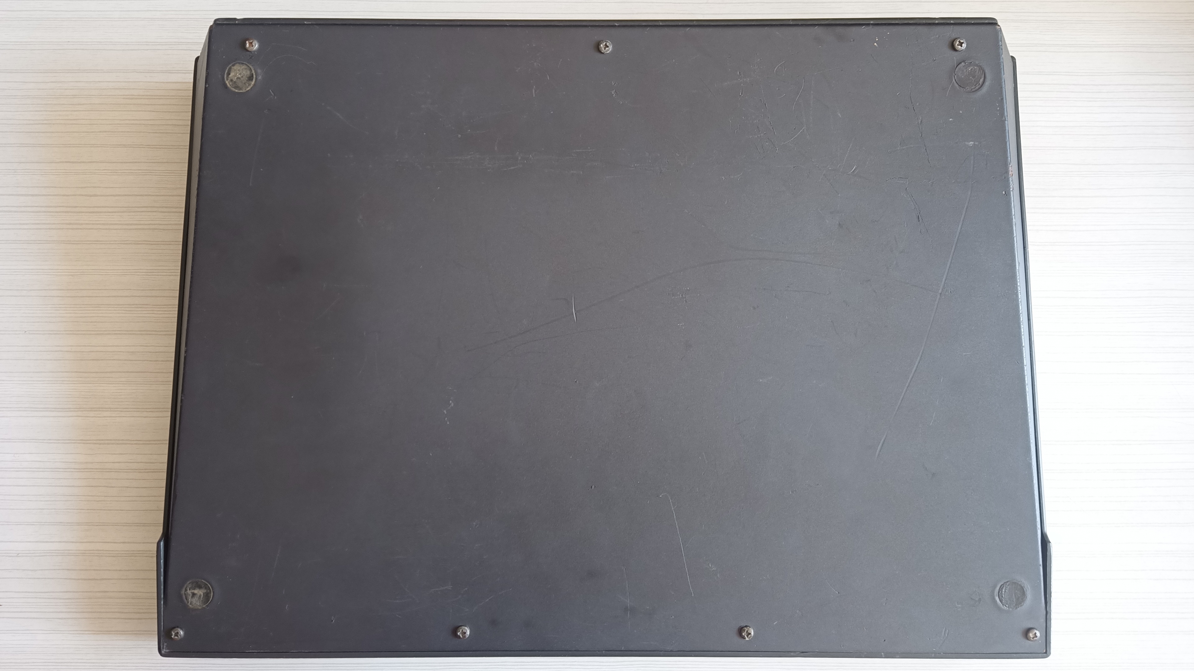 Roland R-8 (95139)