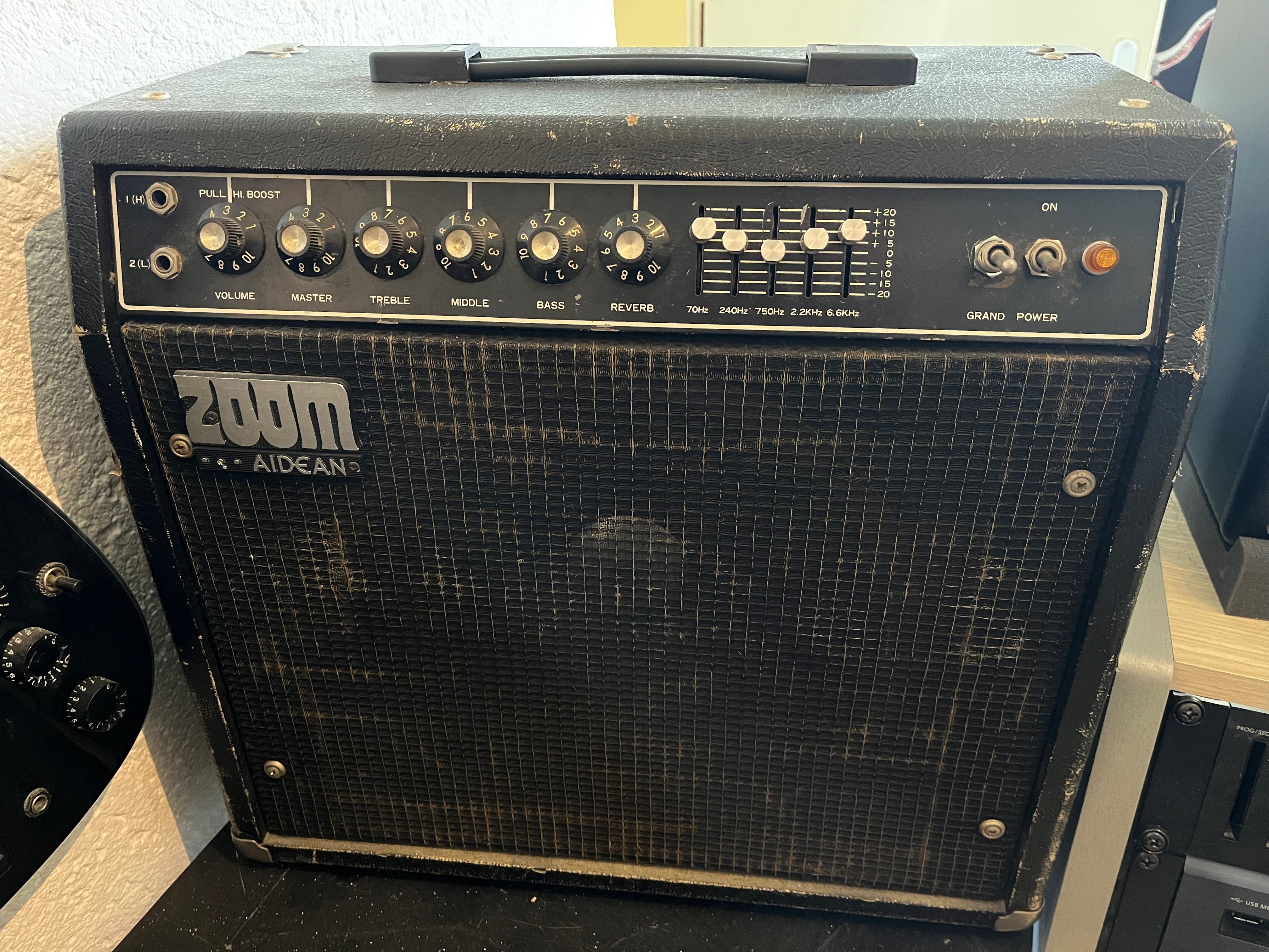 Vends combos ampli guitare ZOOM M-60E