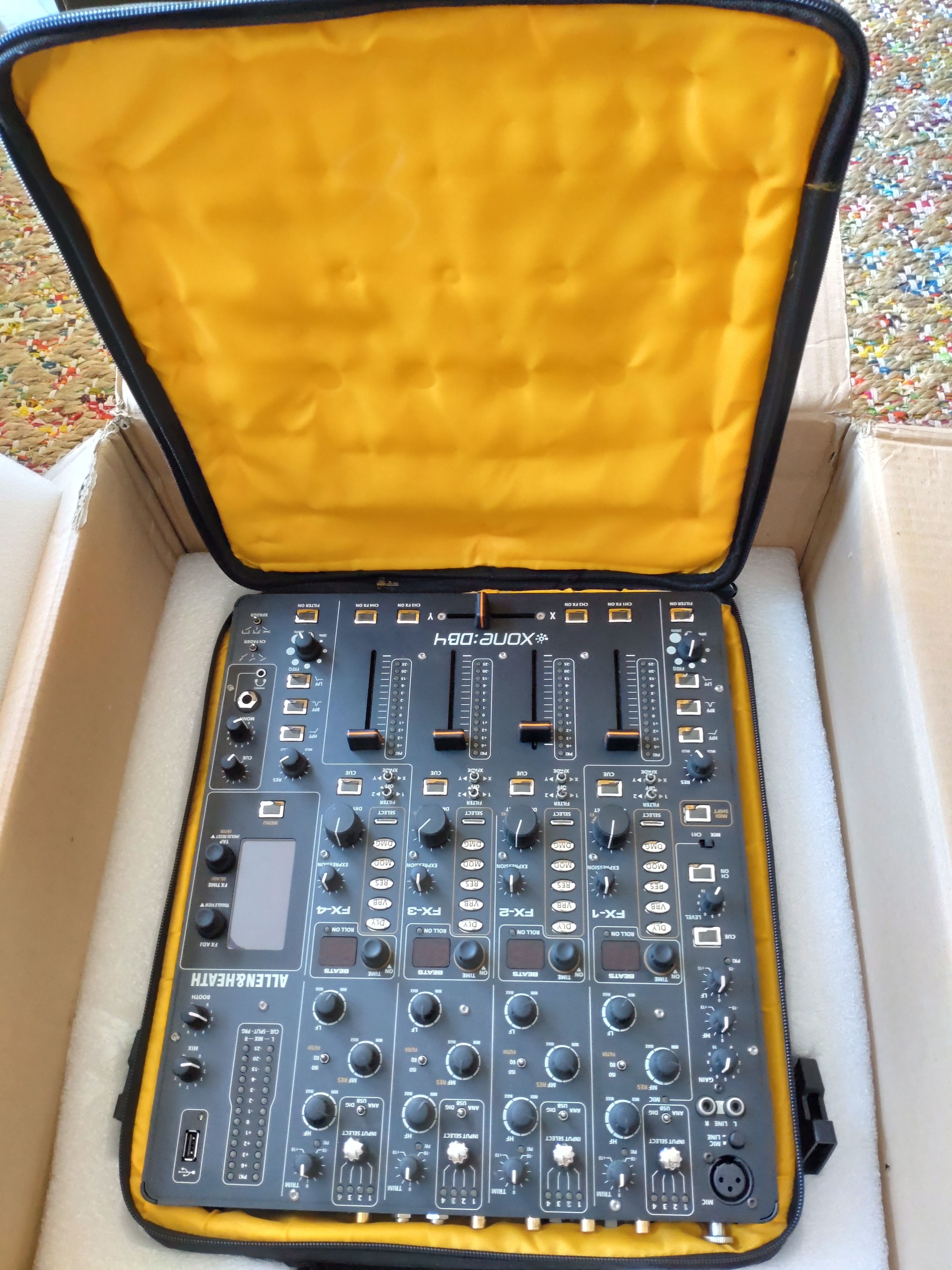 Vends Allen & Heath Xone DB4