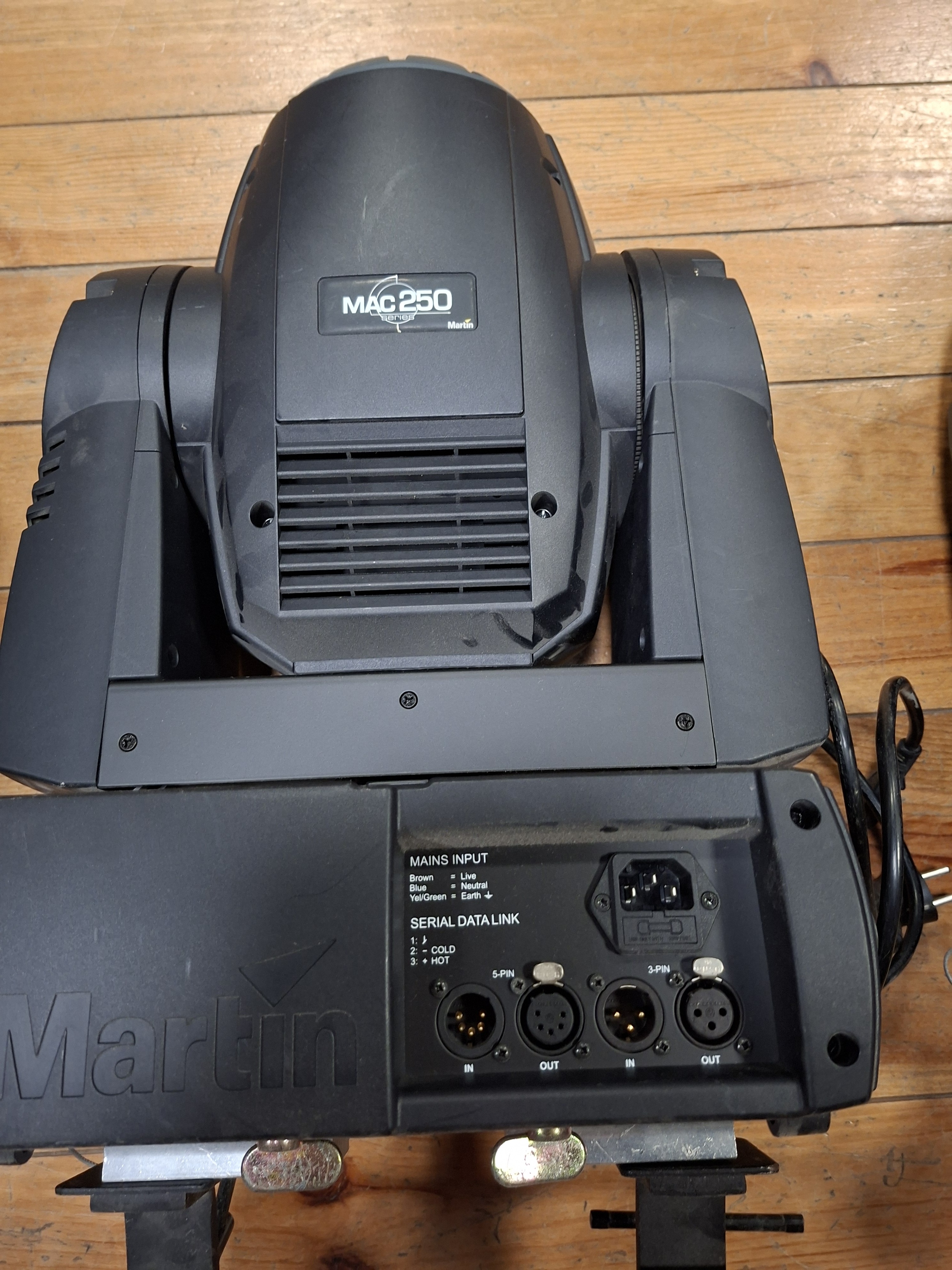 VENDS PROJECTEUR ASSERVIS