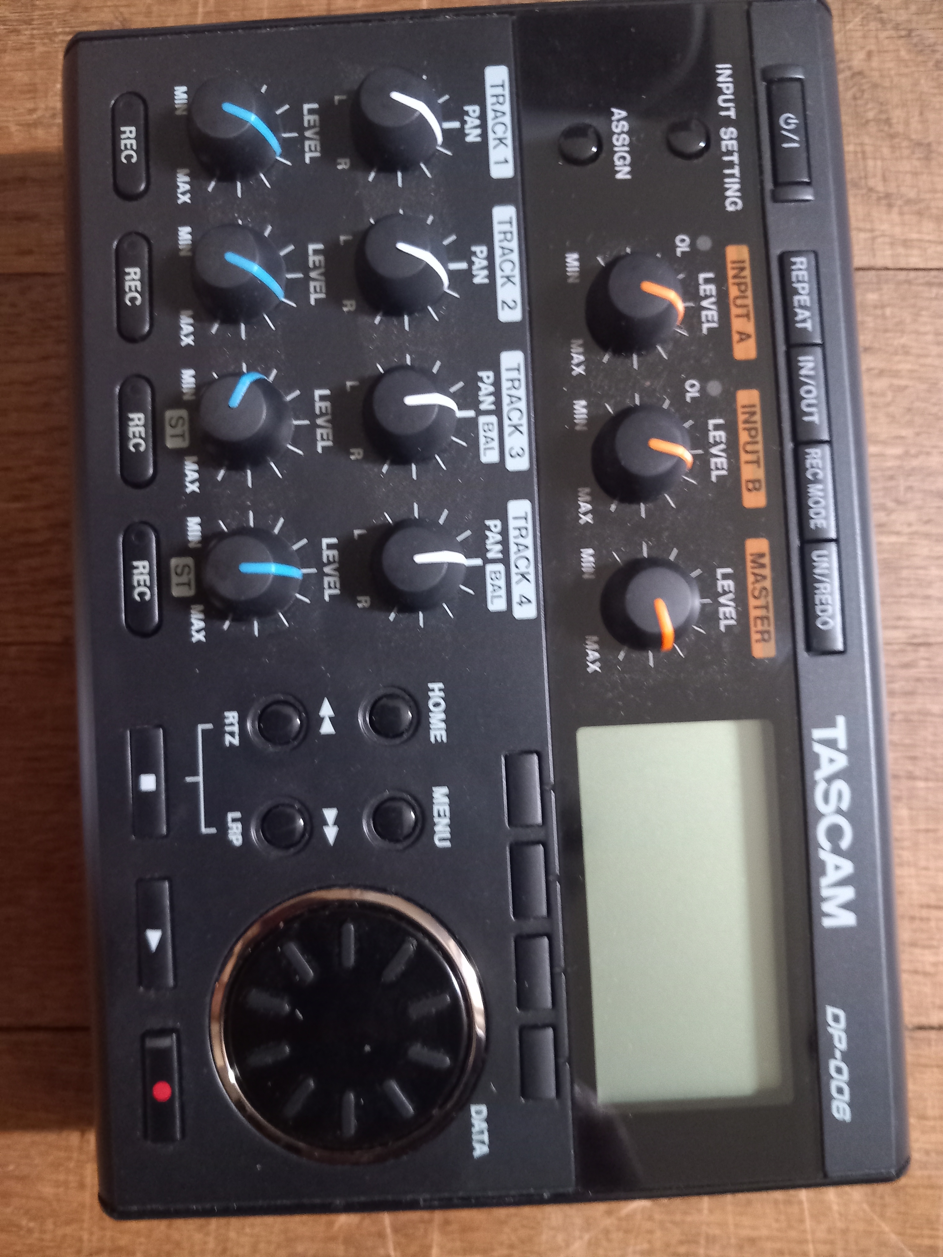 vends enregistreur numérique Tascam 006
