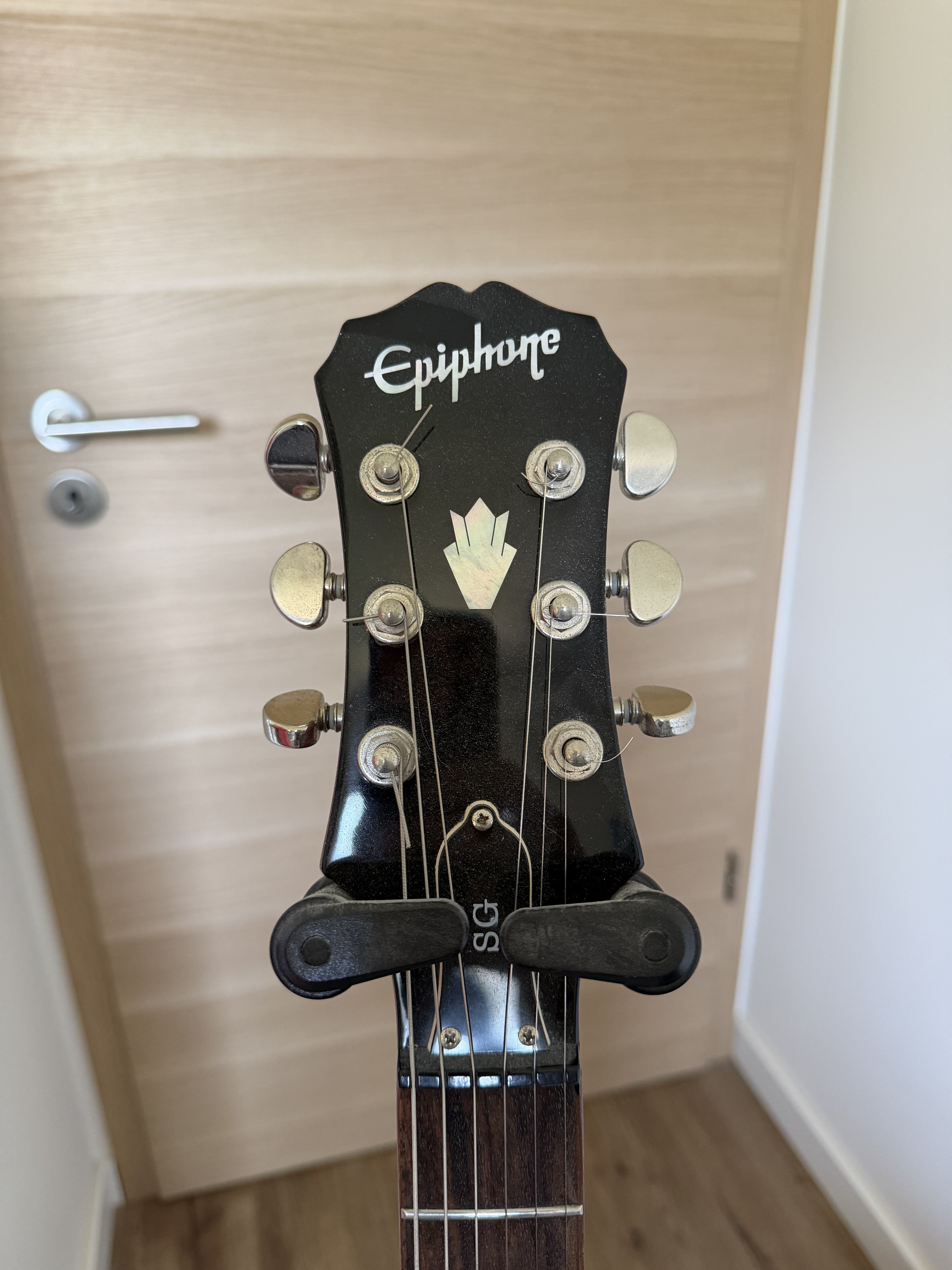 Epiphone G-400 (82466)