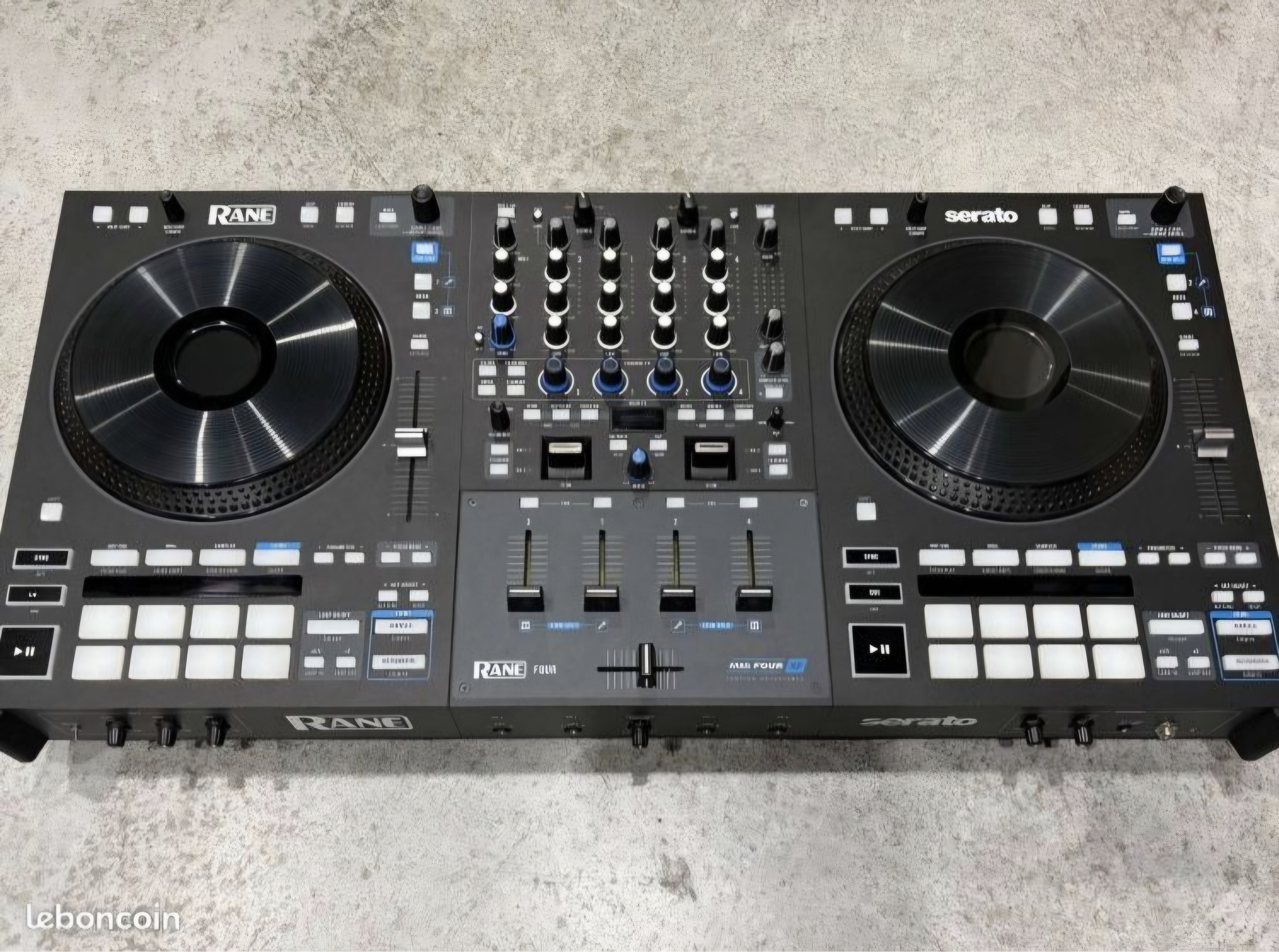 Vend controleur dj rane four noir