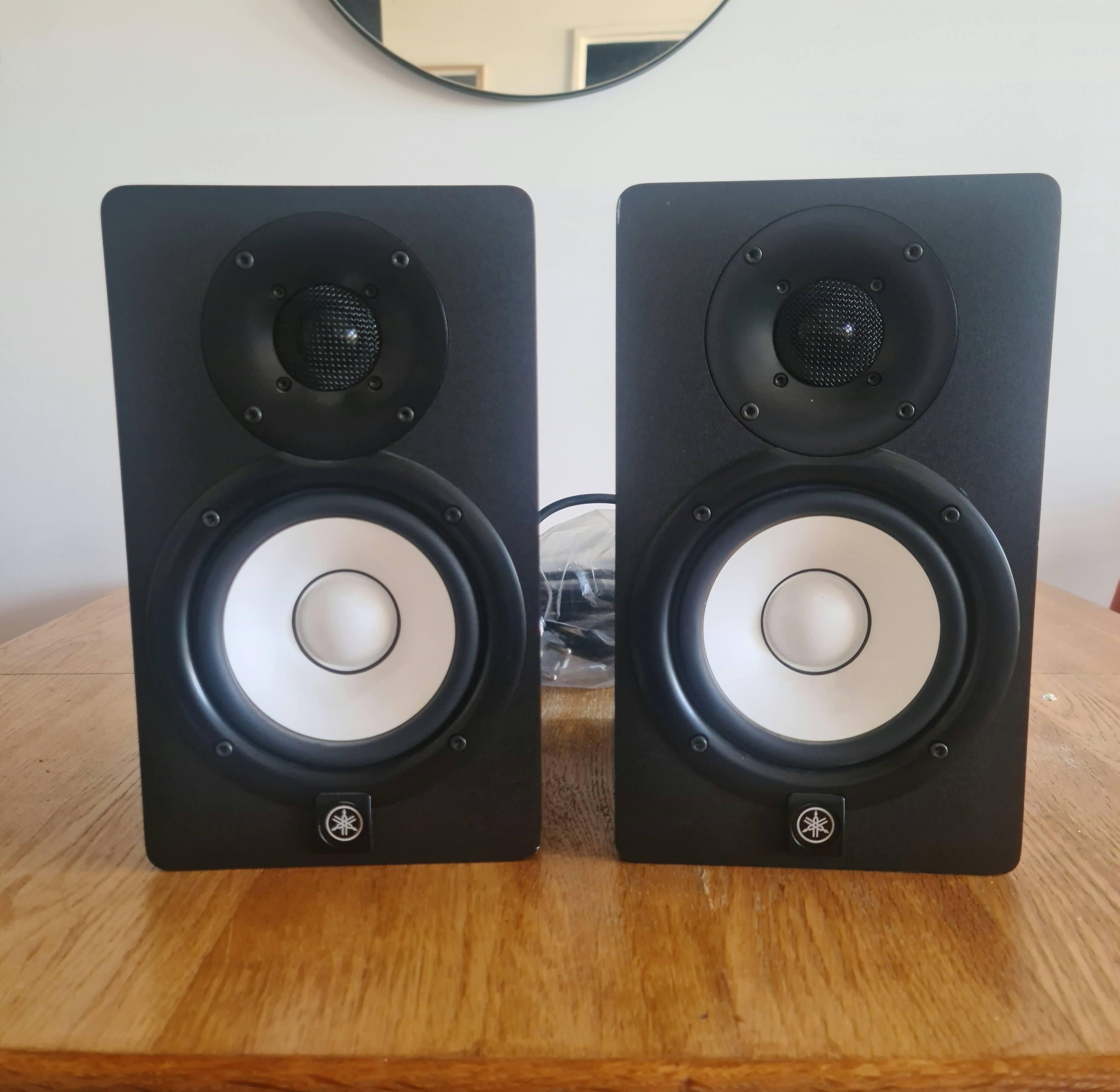 Vends 2 enceintes YAMAHA H5