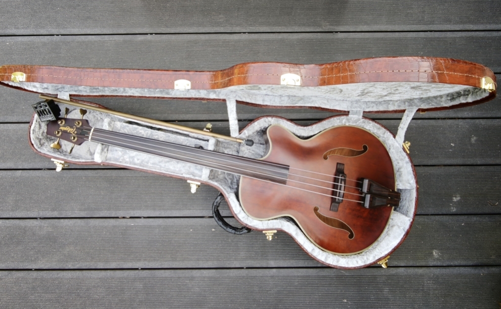  Takamine TB10