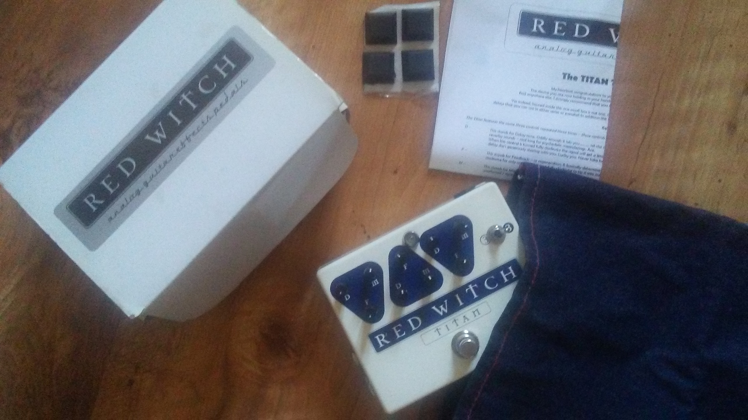 Vends Red Witch TITAN (triple delay analo.)