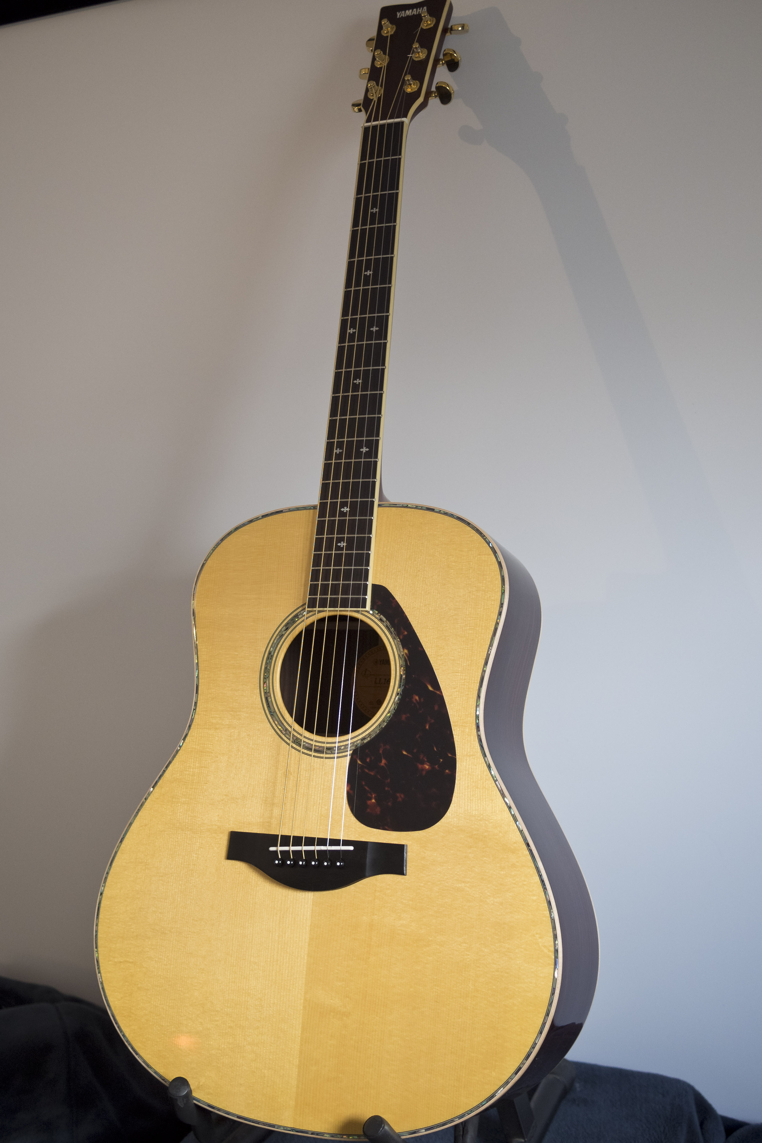 Guitare Acoustique Folk electro Yamaha LL16D A.R.E