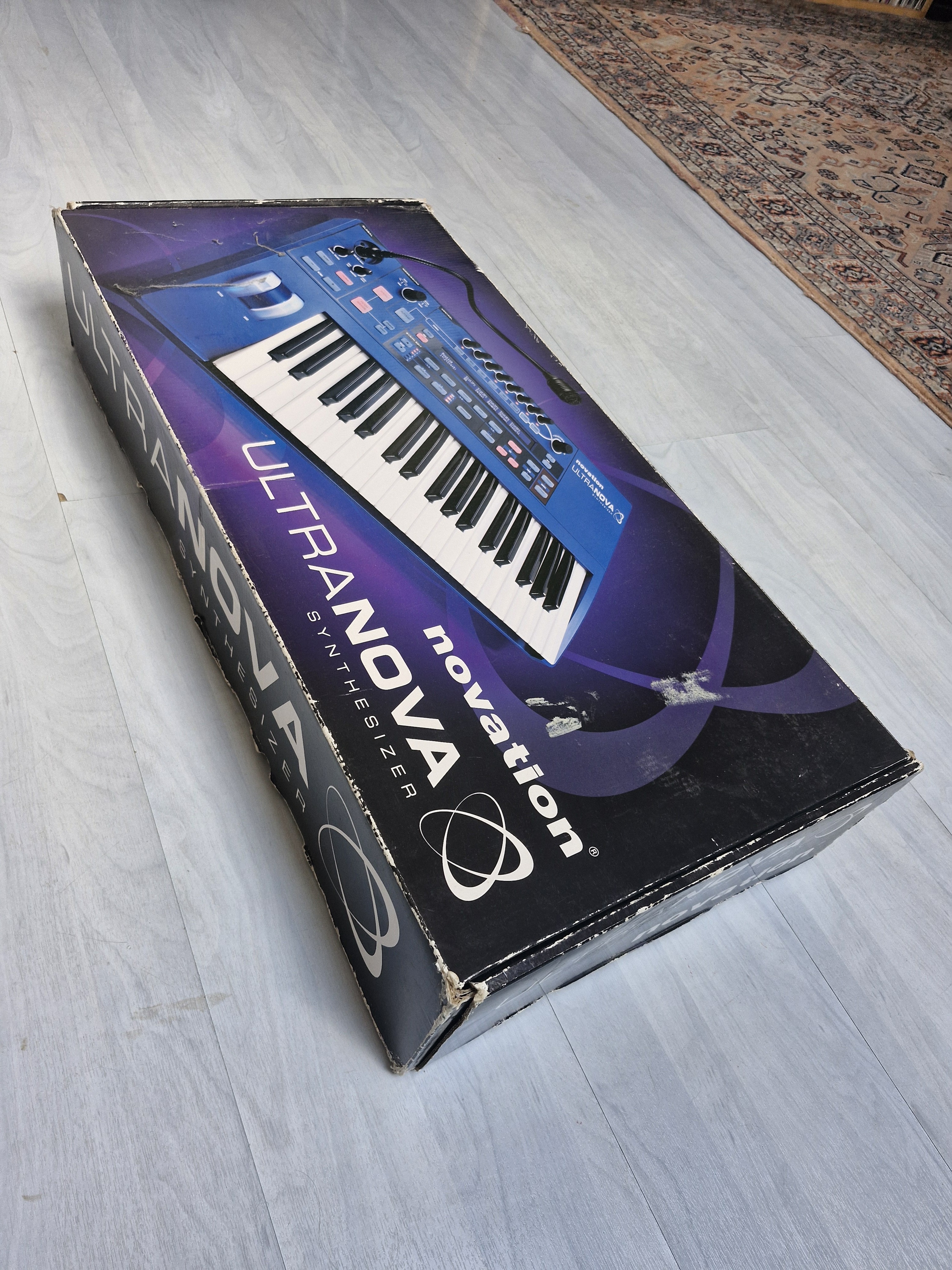 Vends Synthétiseur Novation Ultranova Complet Bon état Global