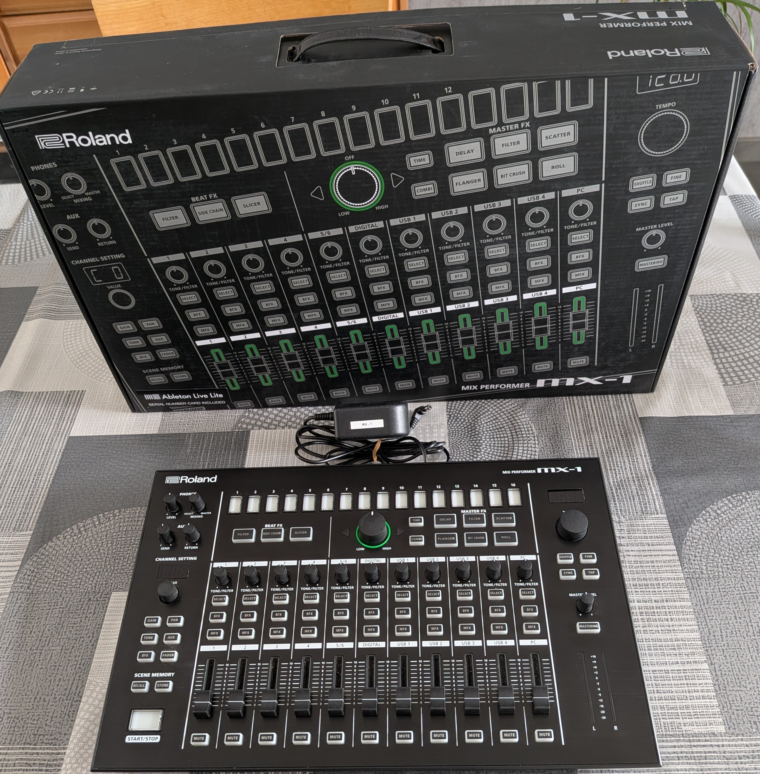 ROLAND AIRA MX-1 – ÉTAT IRRÉPROCHABLE – PREMIERE MAIN