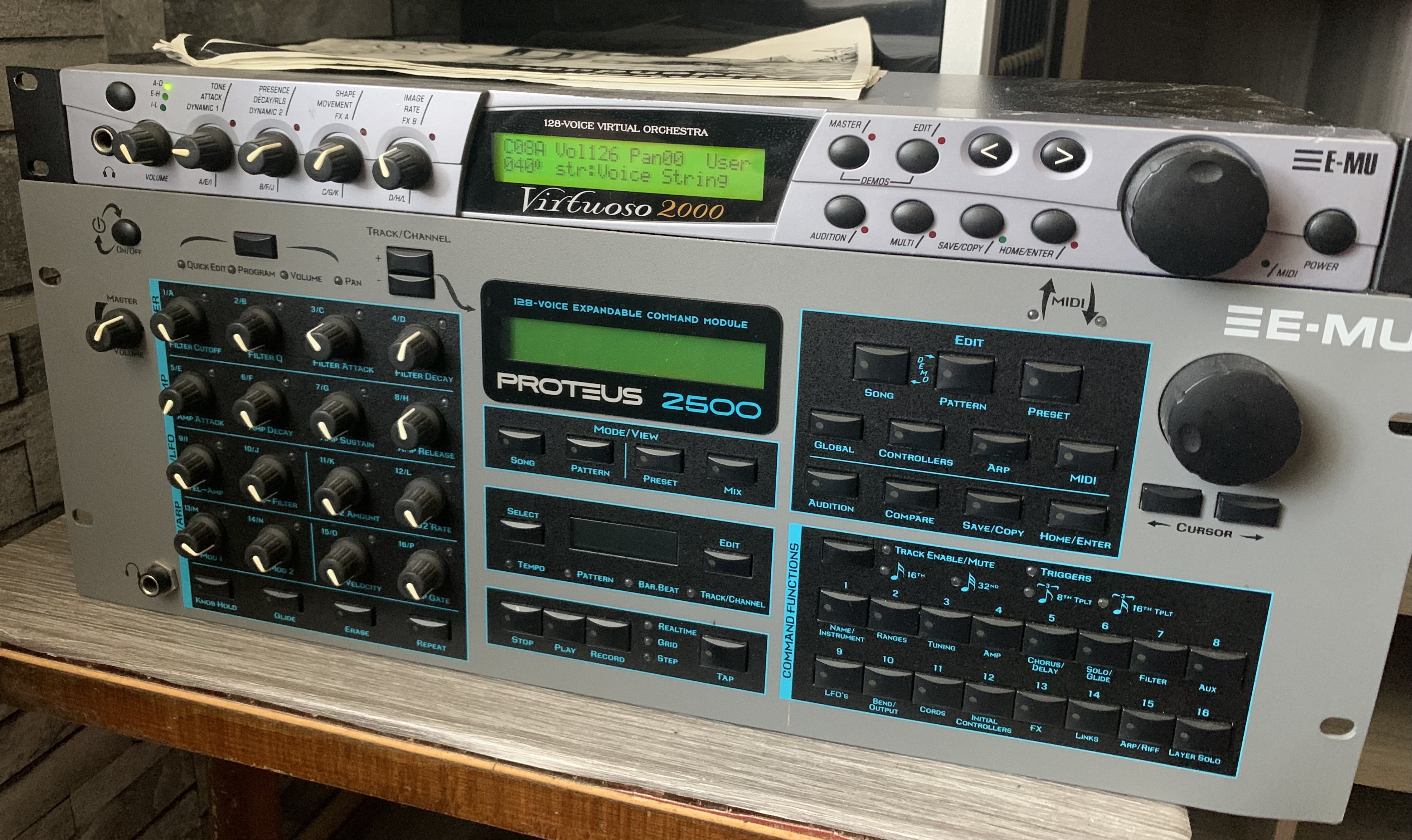 Vends EMU Virtuoso/Symphony 2000, avec 2 ROM d’origine, 128 voix polyphonie