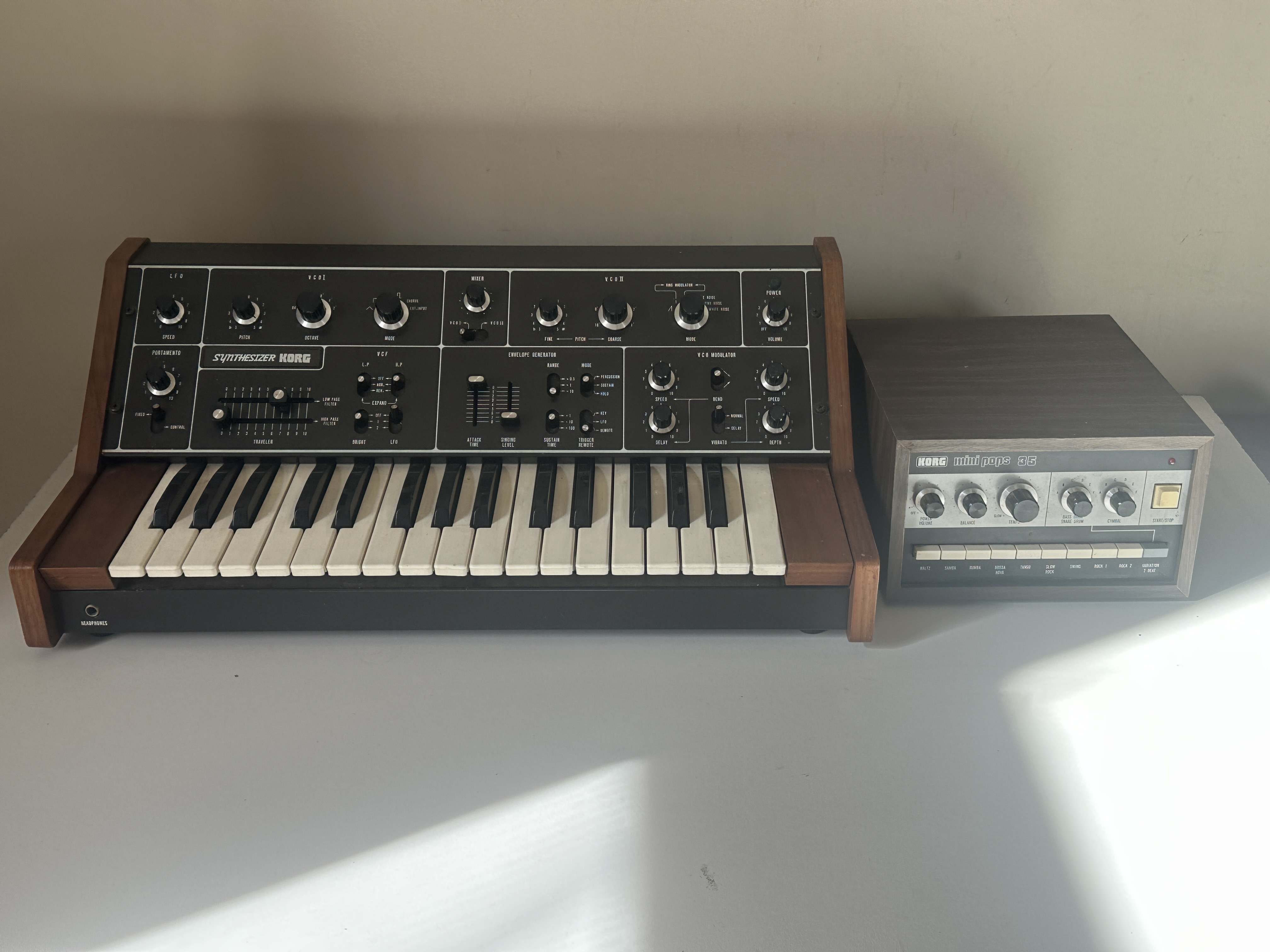 Synthétiseur korg 770 + mini pops 35 vintage 1976