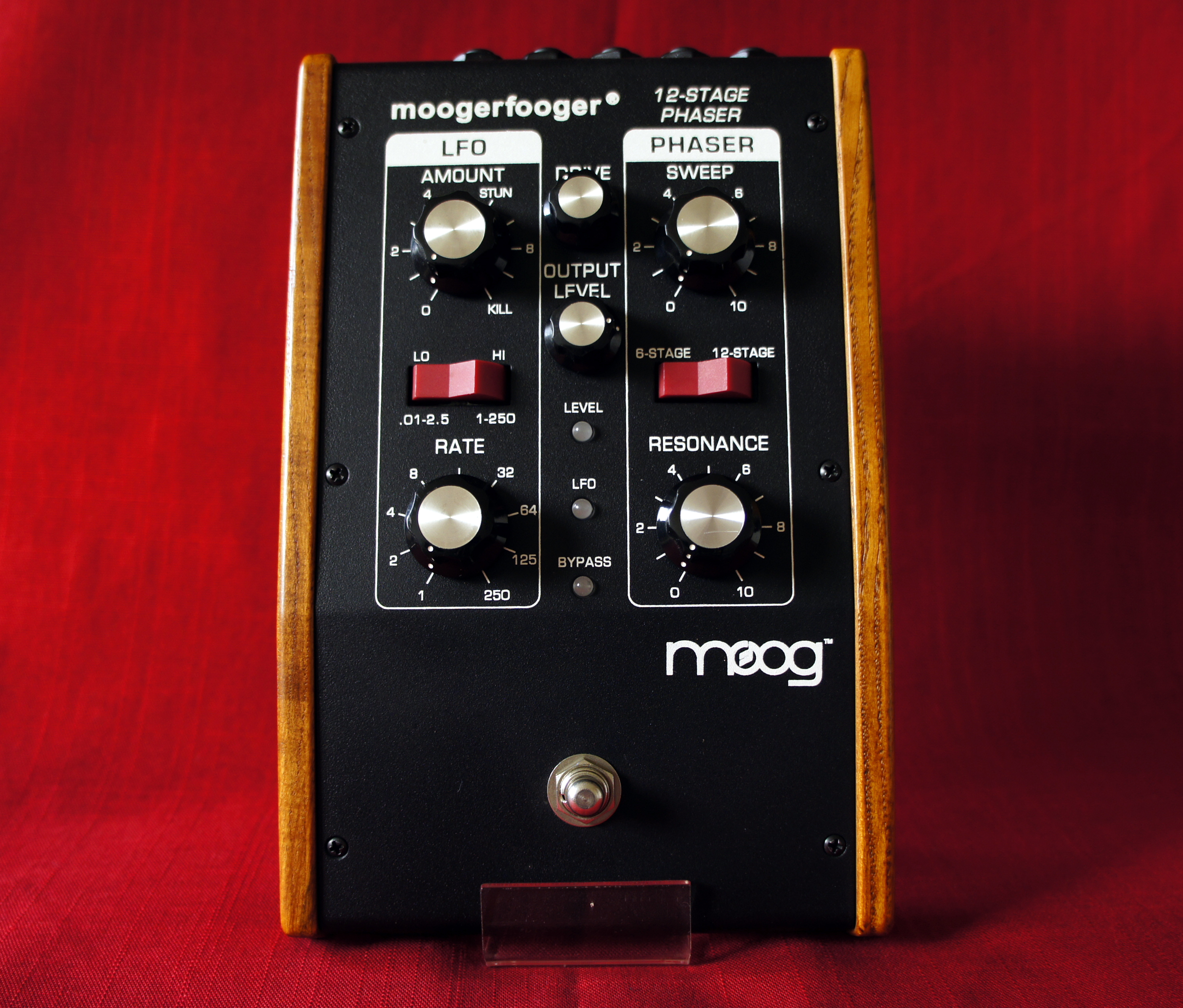 MOOGERFOOGER 12 stage phaser