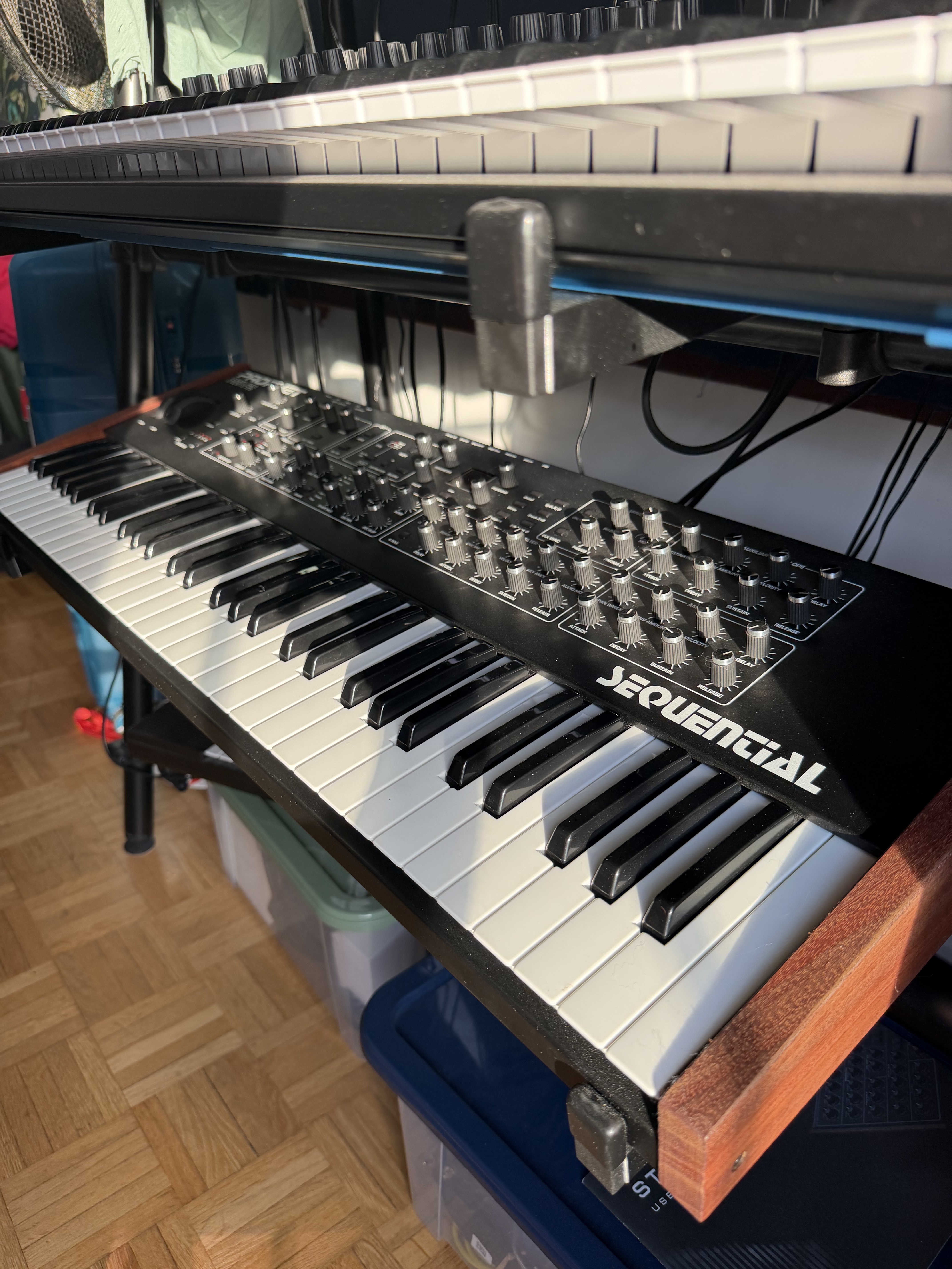 Prophet Rev2 8 voix