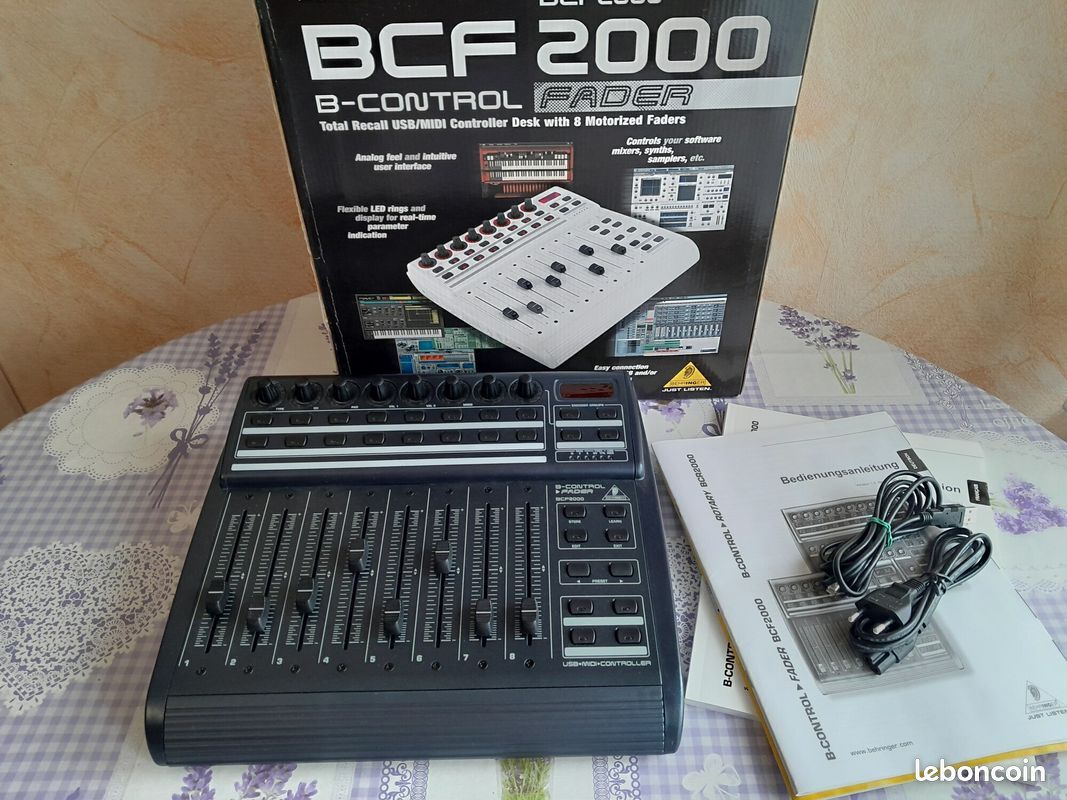 BCF200 (MIDI controler)