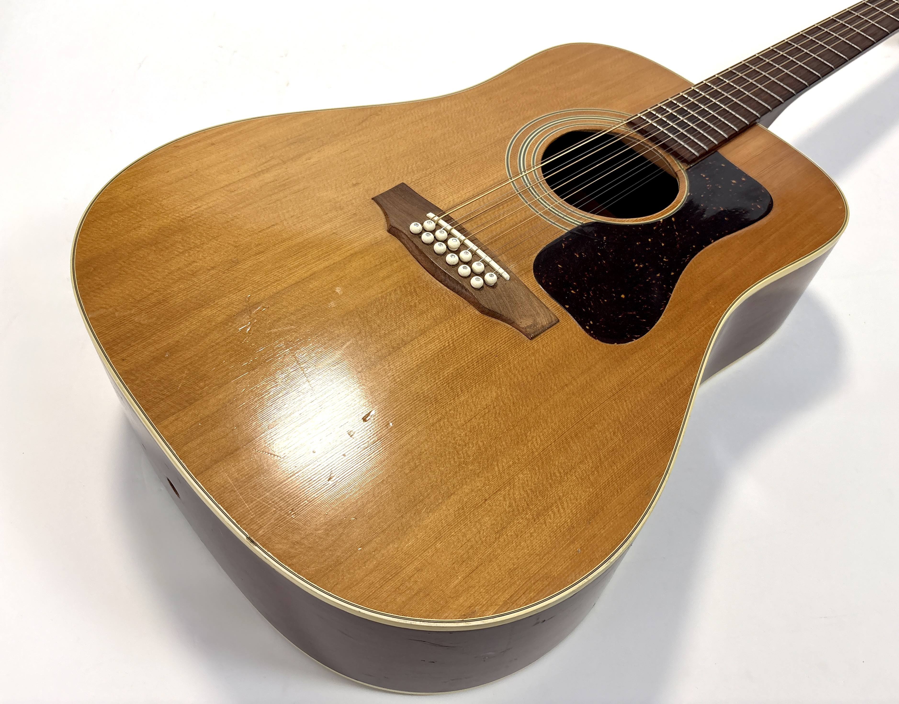 Guild F212 XL (81581)