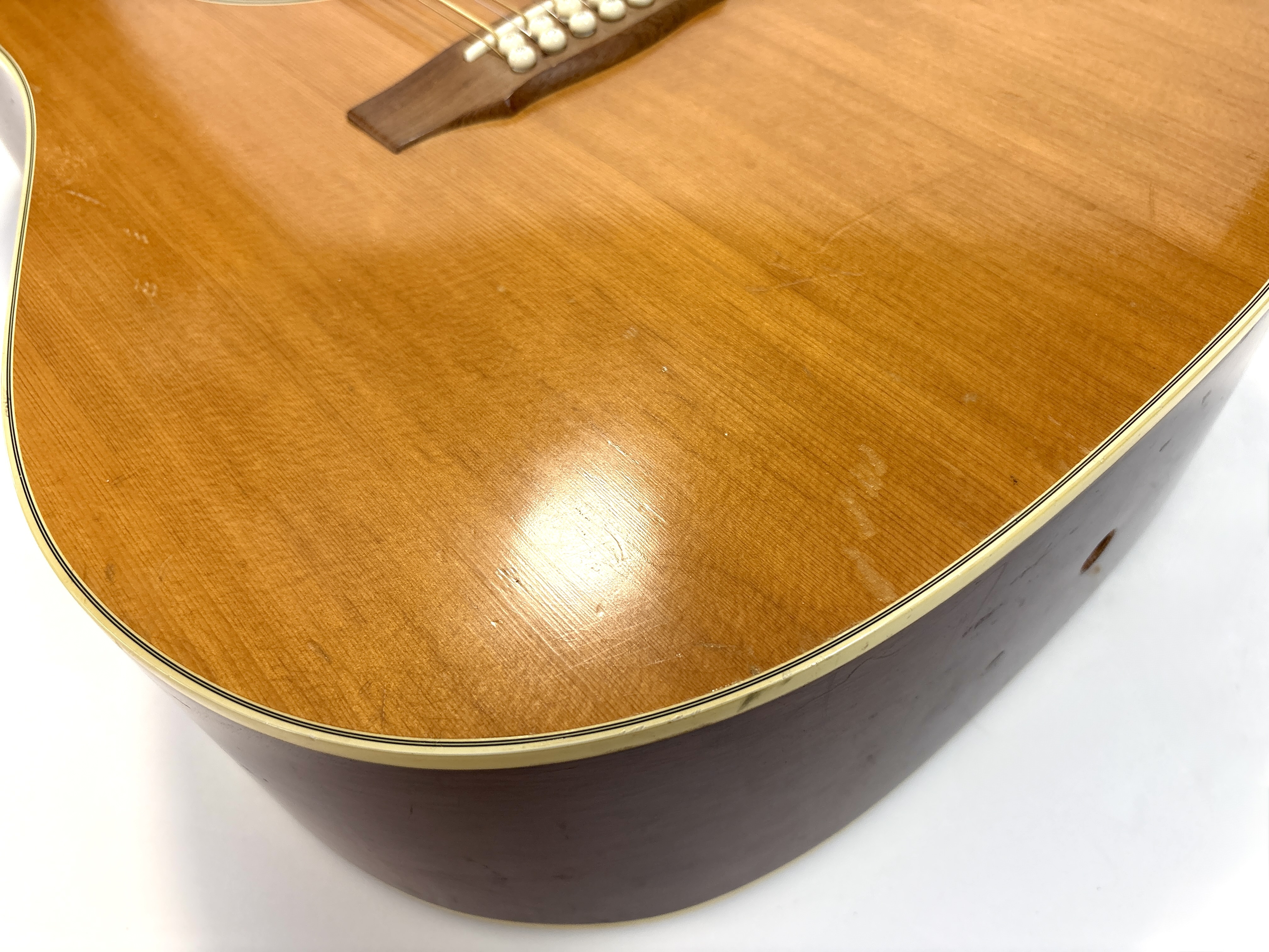 Guild F212 XL (687)