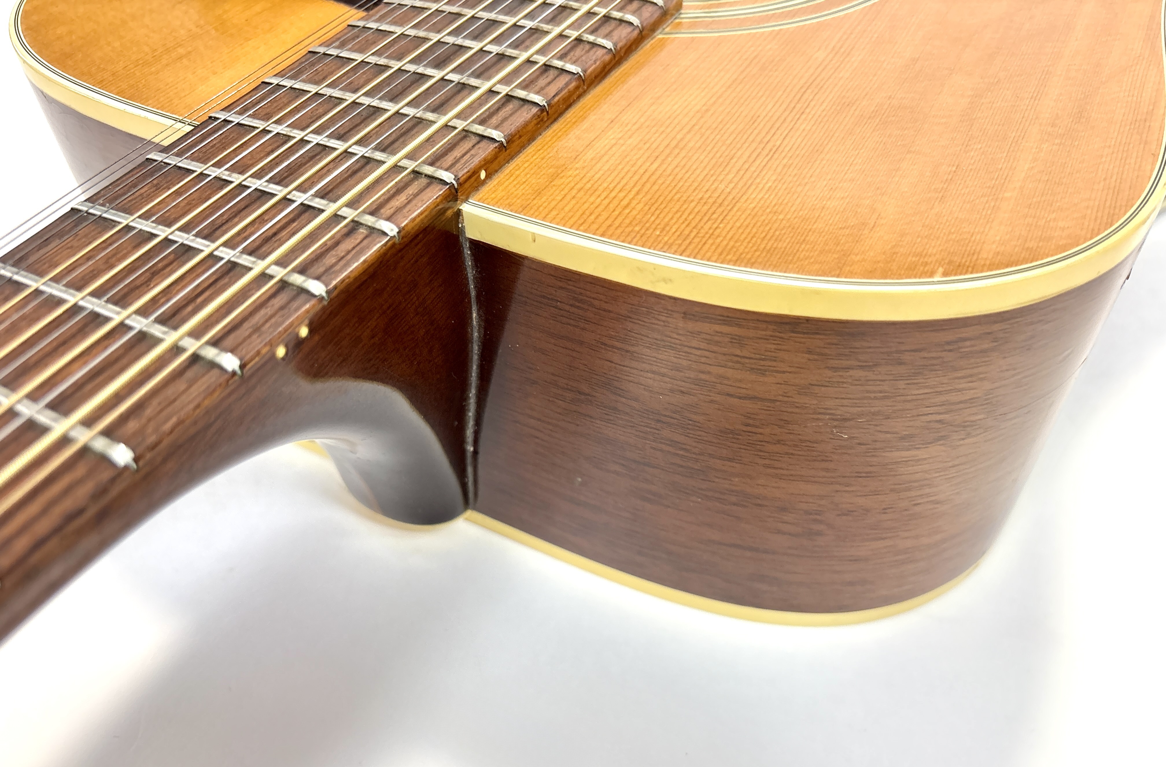 Guild F212 XL (18945)