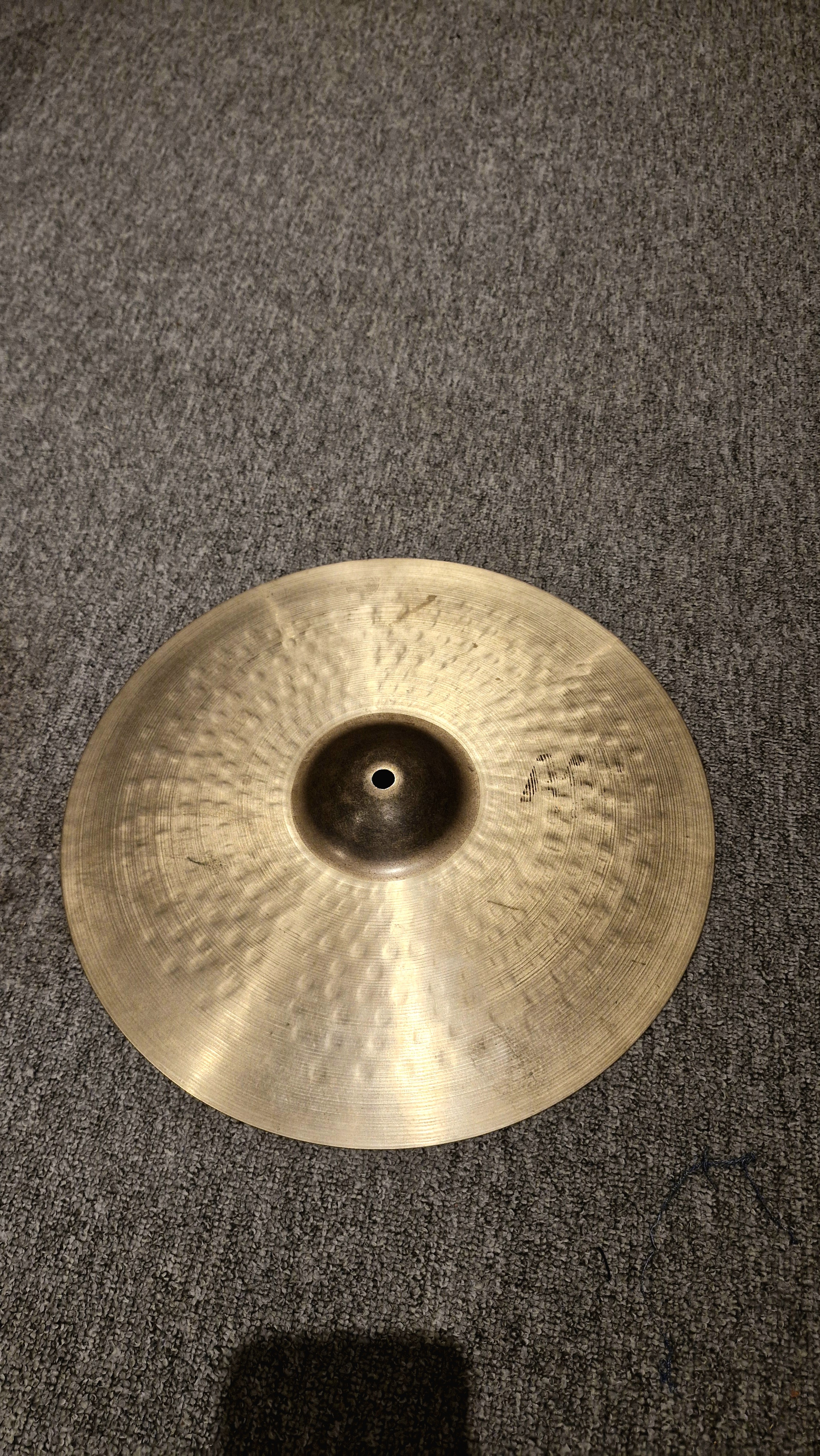 Vends paire de cymbales Hi-Hat Sabian 15" AAX Medium 
