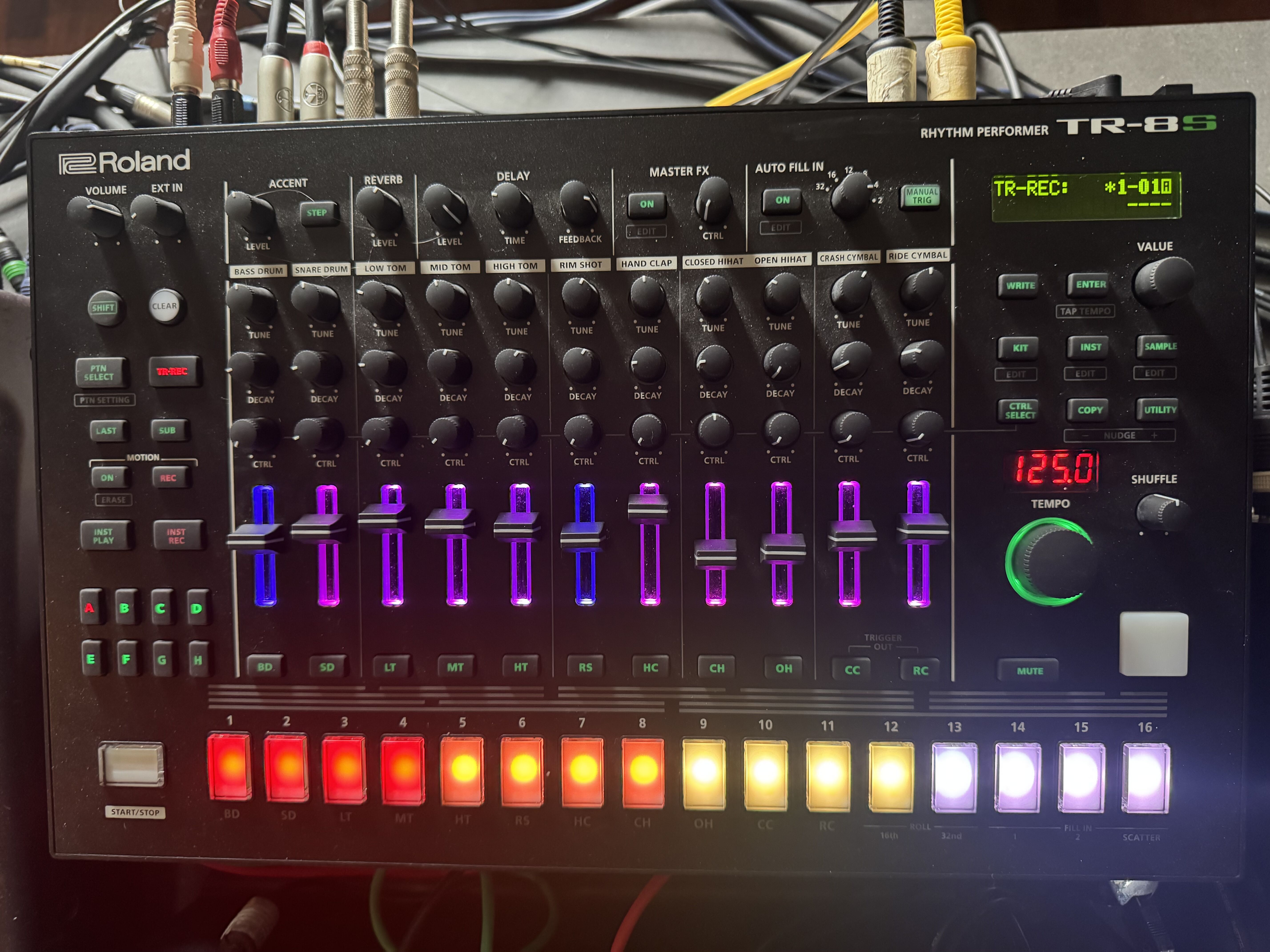 ROLAND TR-8S