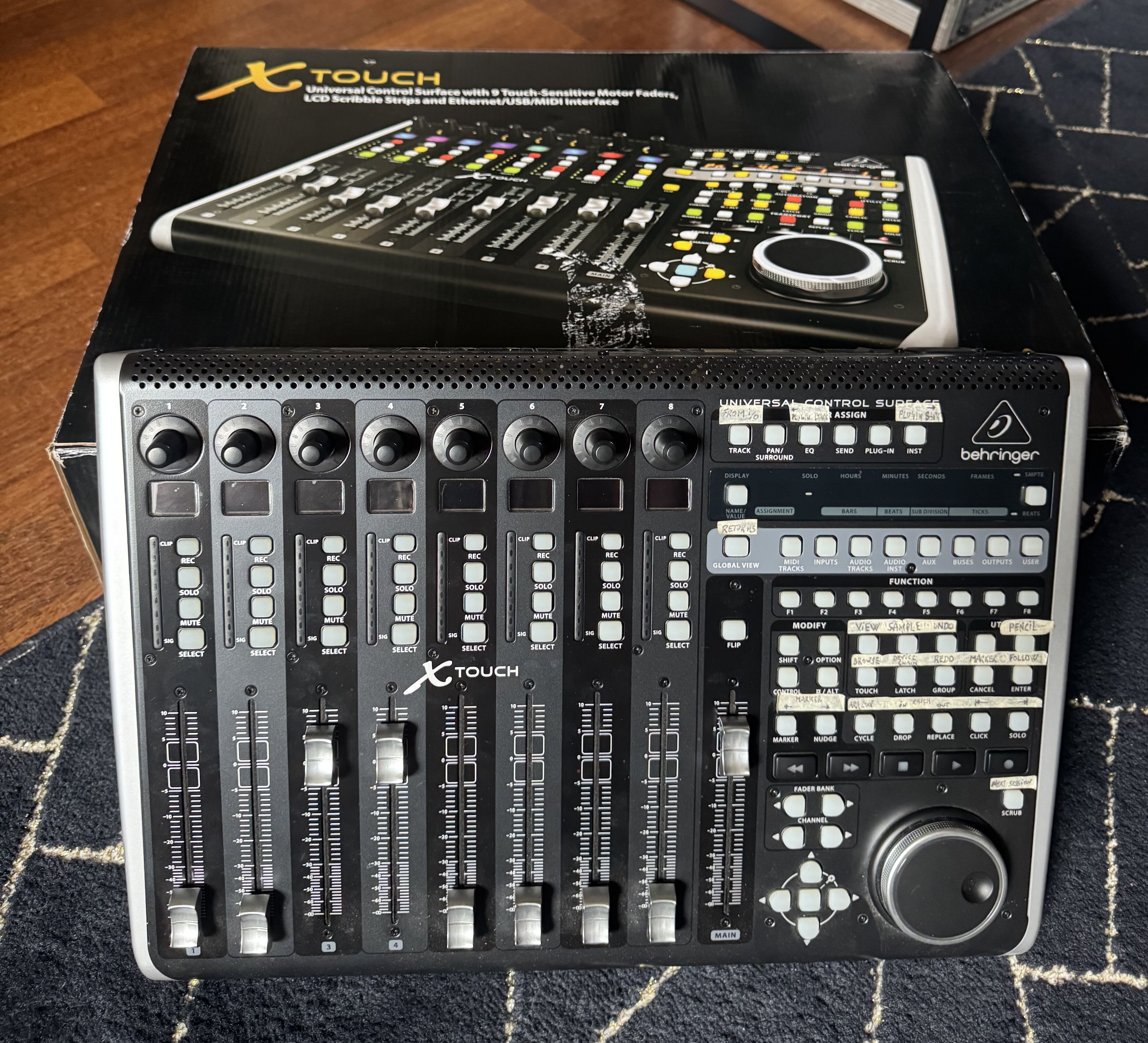 BEHRINGER X-TOUCH