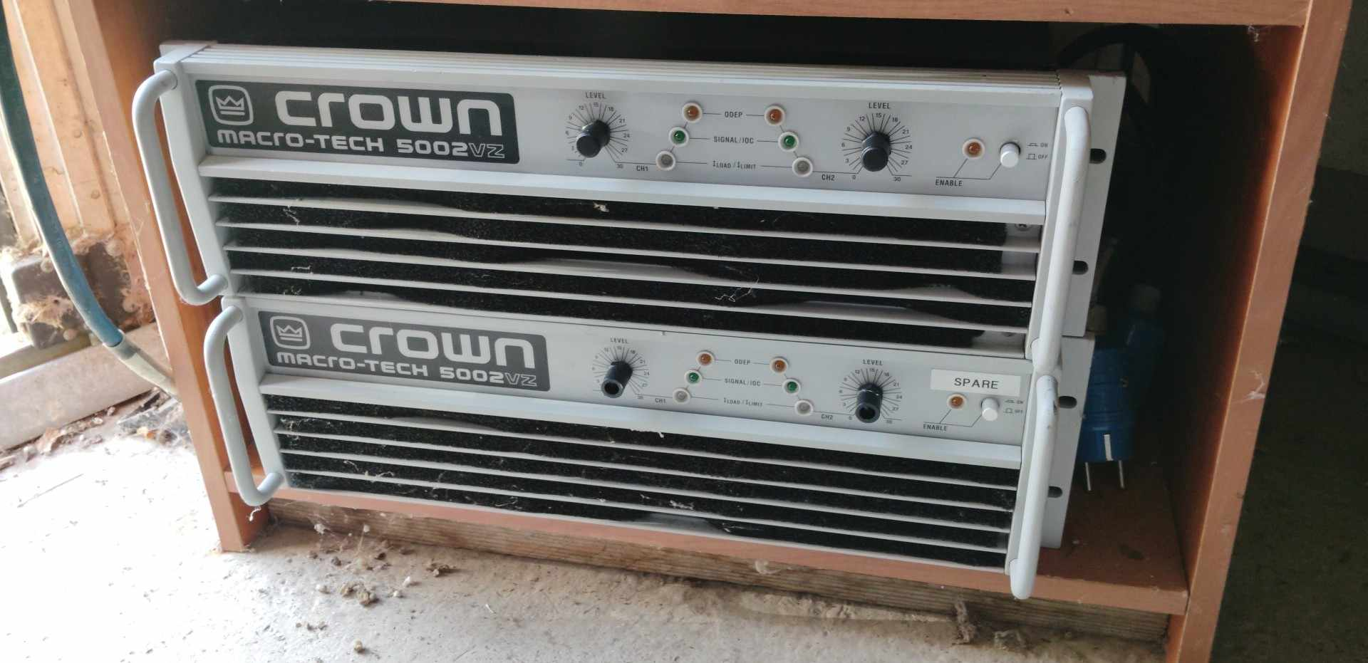 2 Crown MA5002VZ à vendre à Avignon