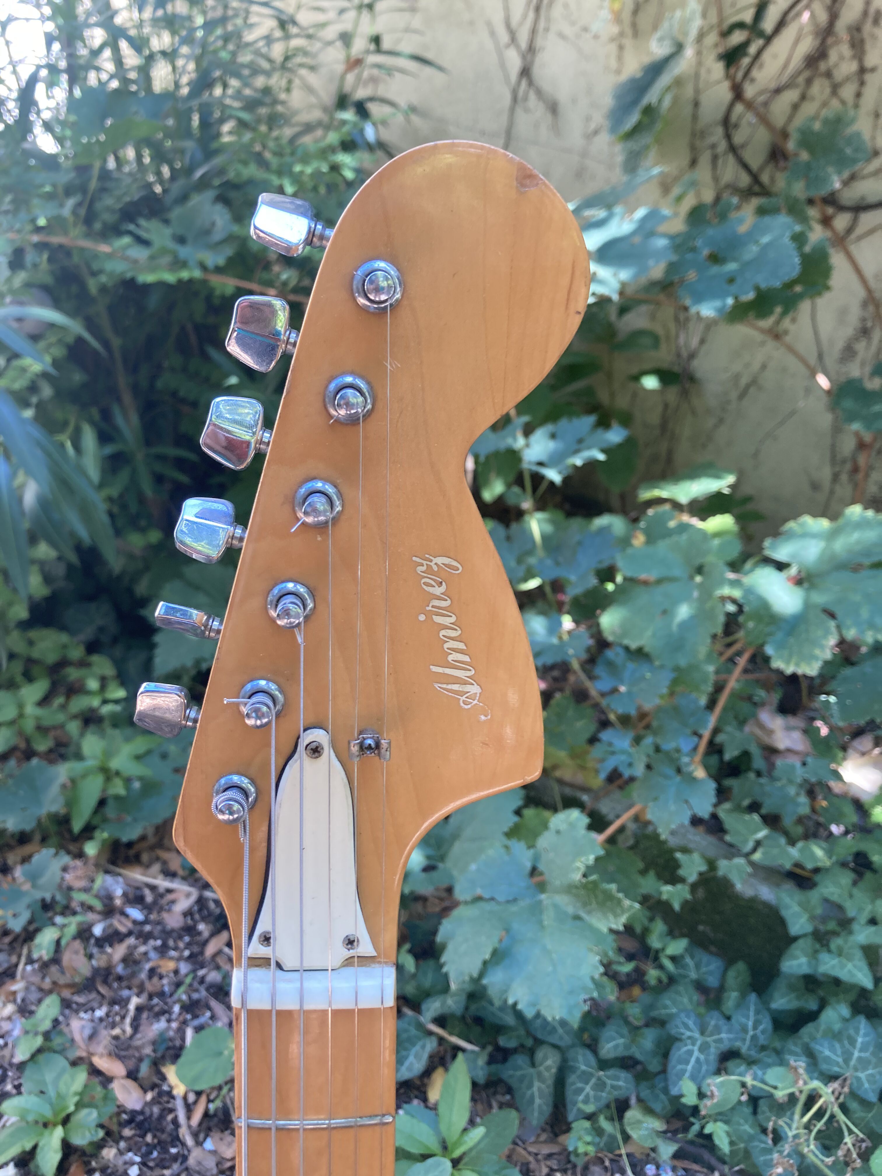 02 Almirez Stratocaster  head face