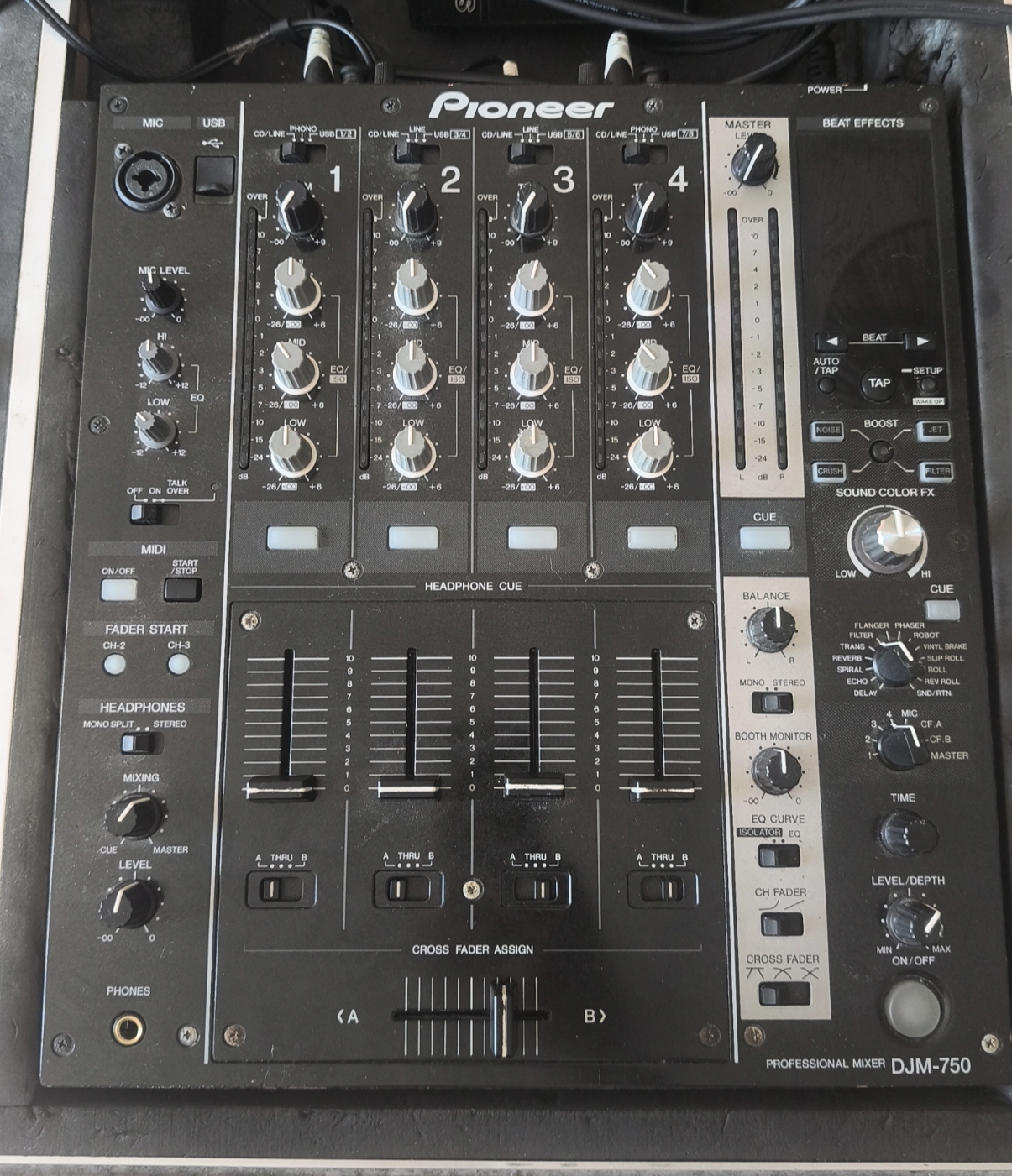 Table mixage pro Pioneer DJM 750