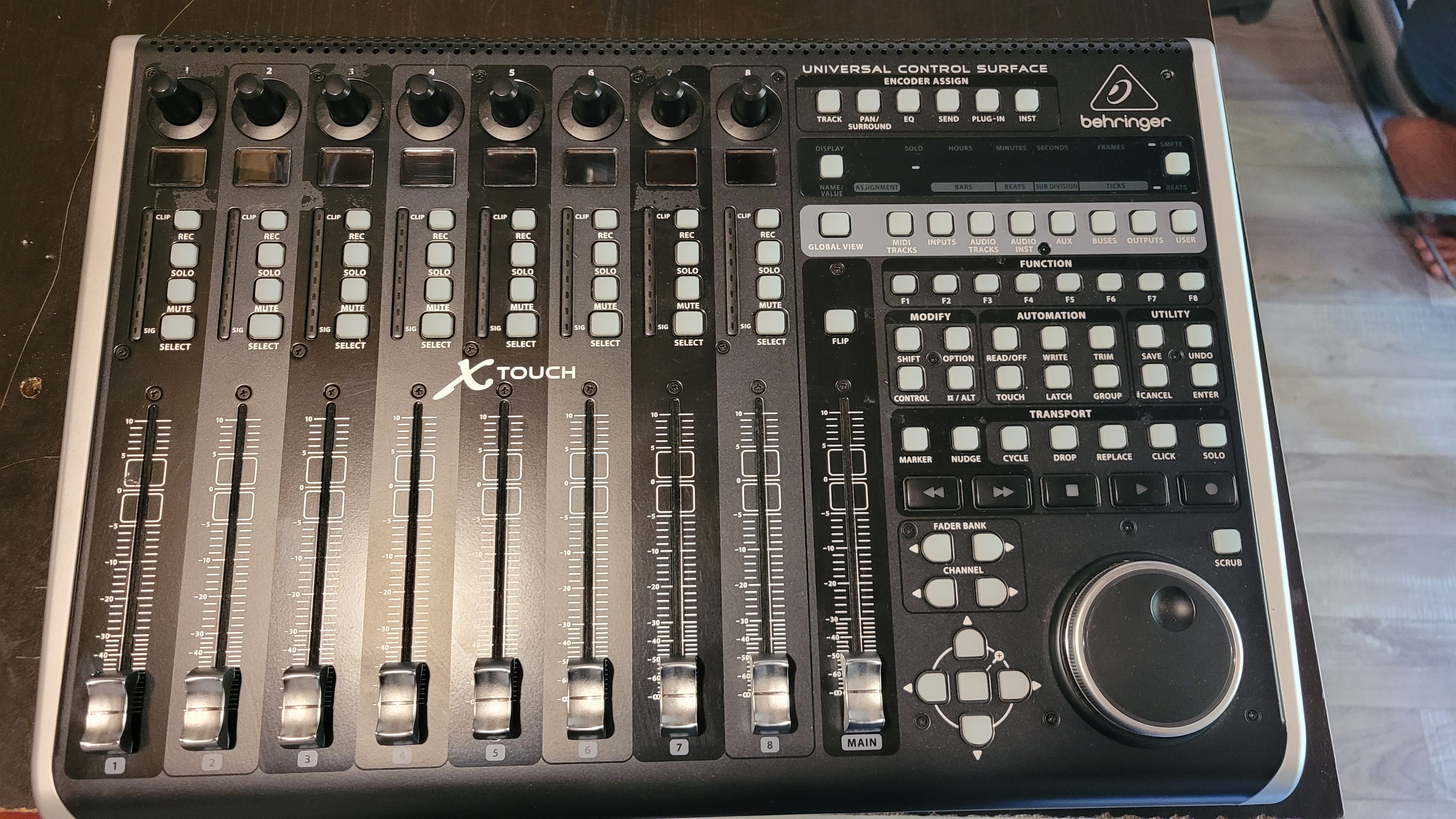 Xtouch 250€