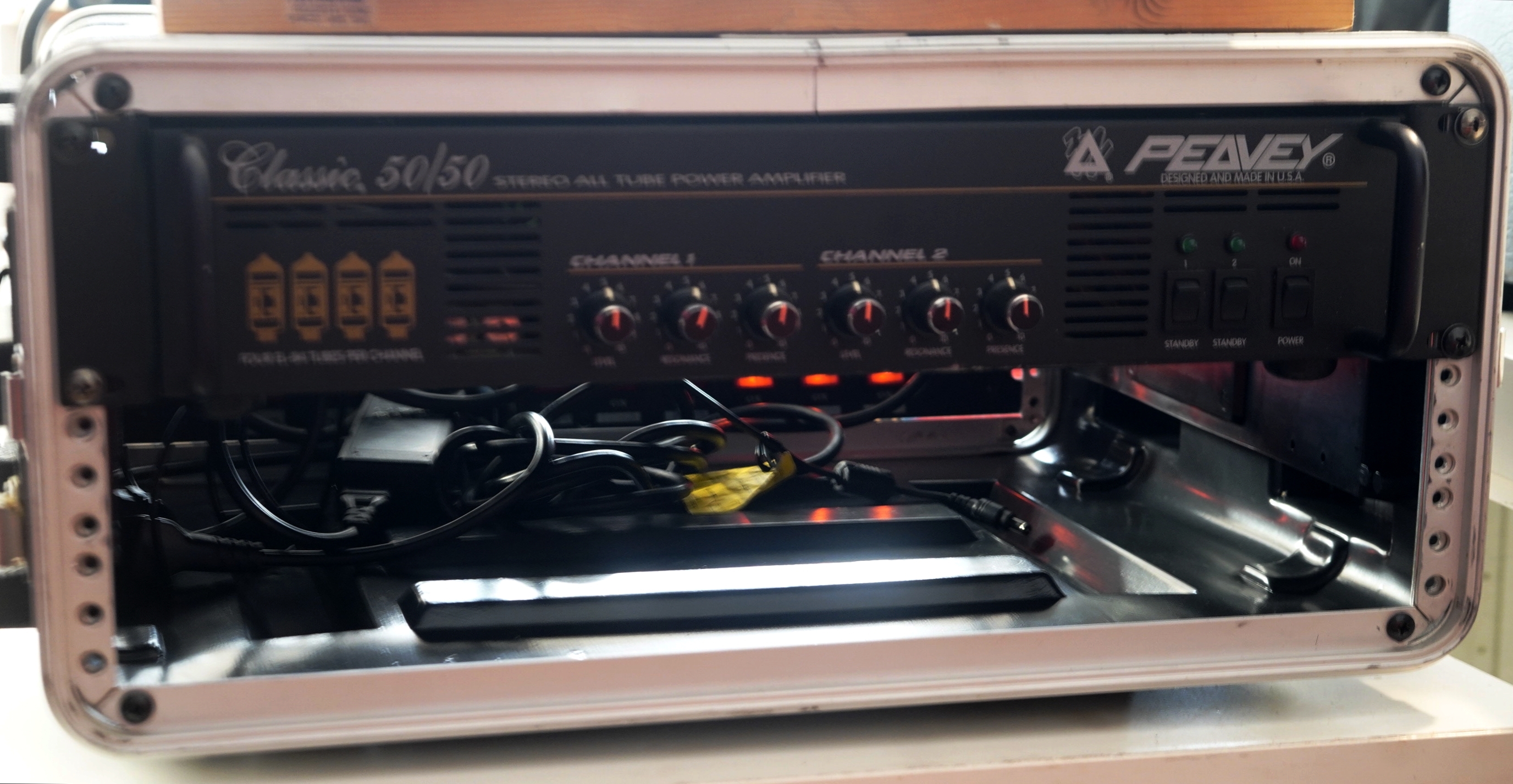 Ampli de puissance Peavey Classic 50/50 _Lampes neuves + lampes de secours + Fly 4 U option de réduction sans _ Façade 'Or'
