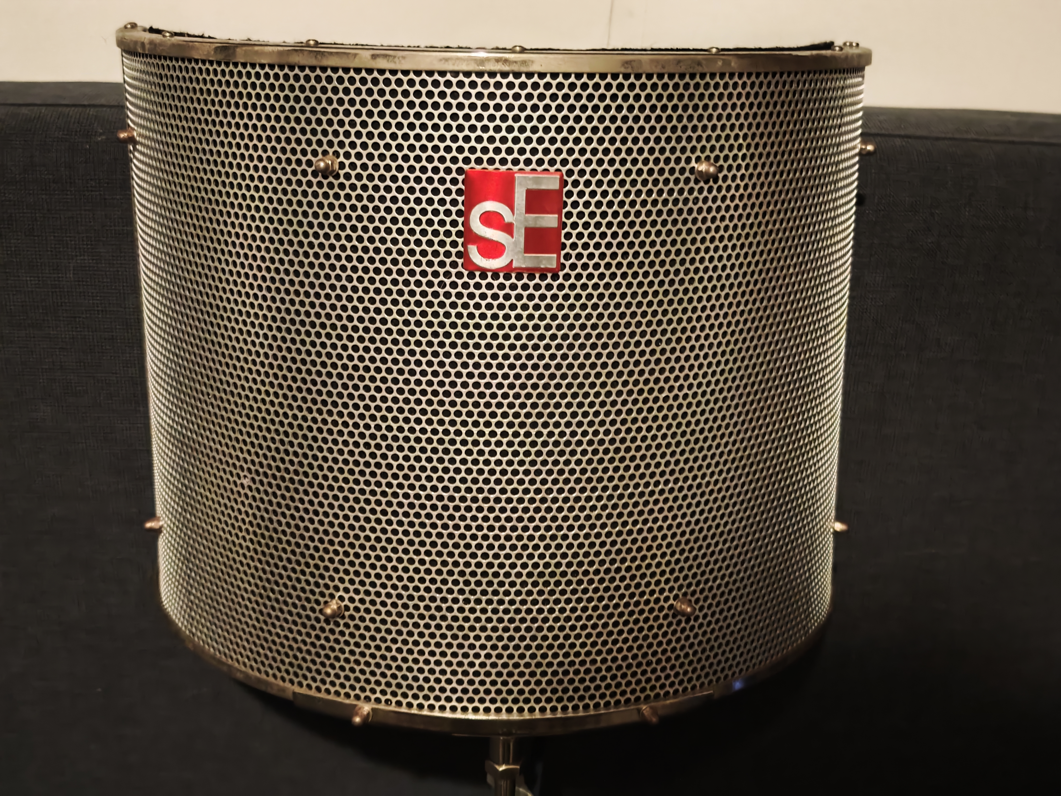 sE Electronics Reflexion Filter Pro