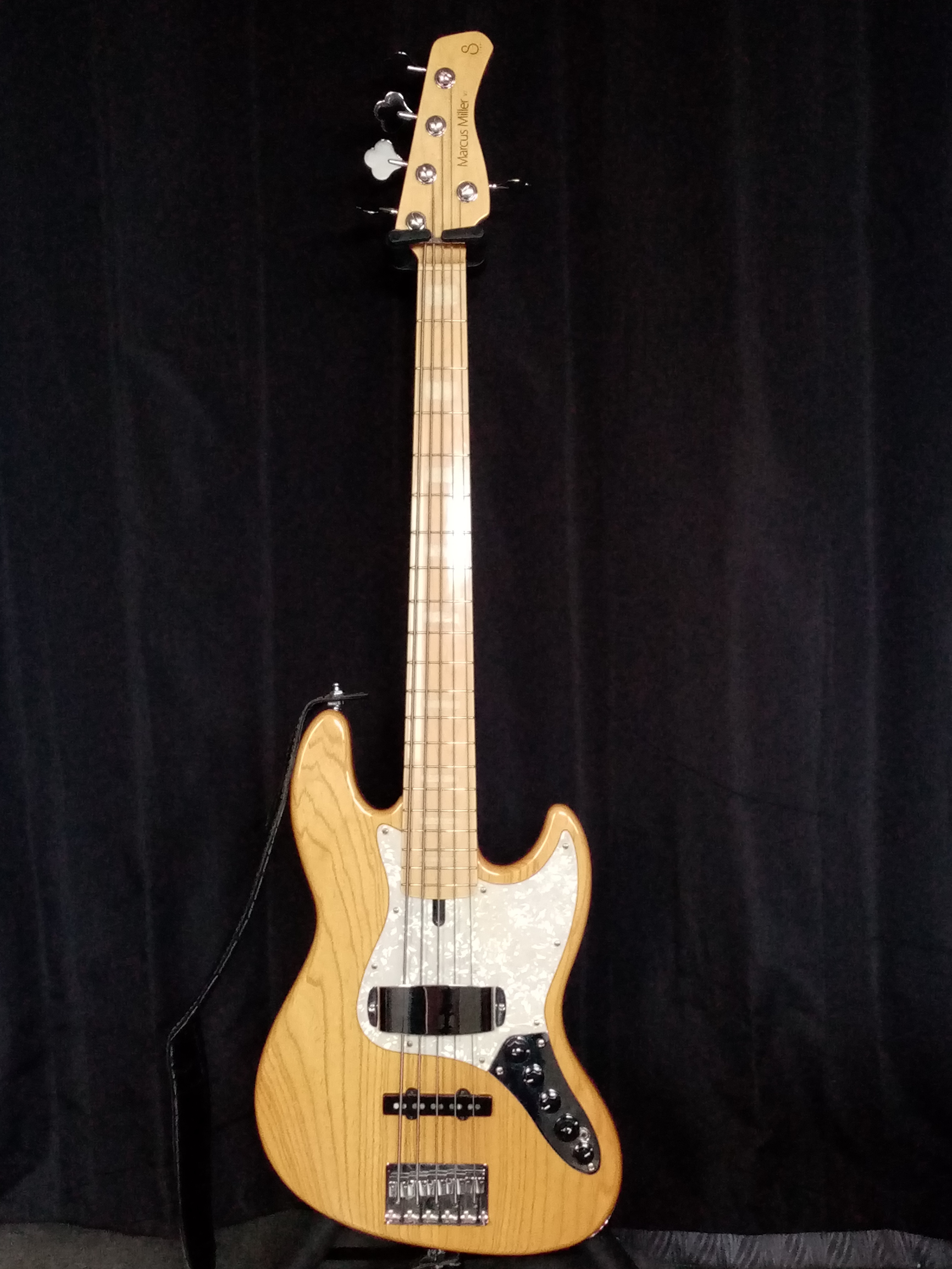Basse Sire Marcus Miller V7 5 c Natural +Accessoires