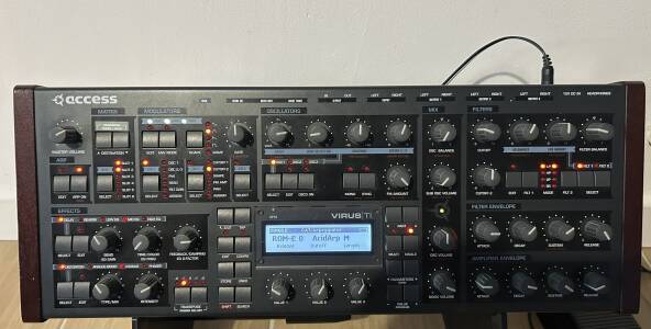 Modulation Rack Access Virus TI Desktop - Excellent état occasion (Bourgogne ...