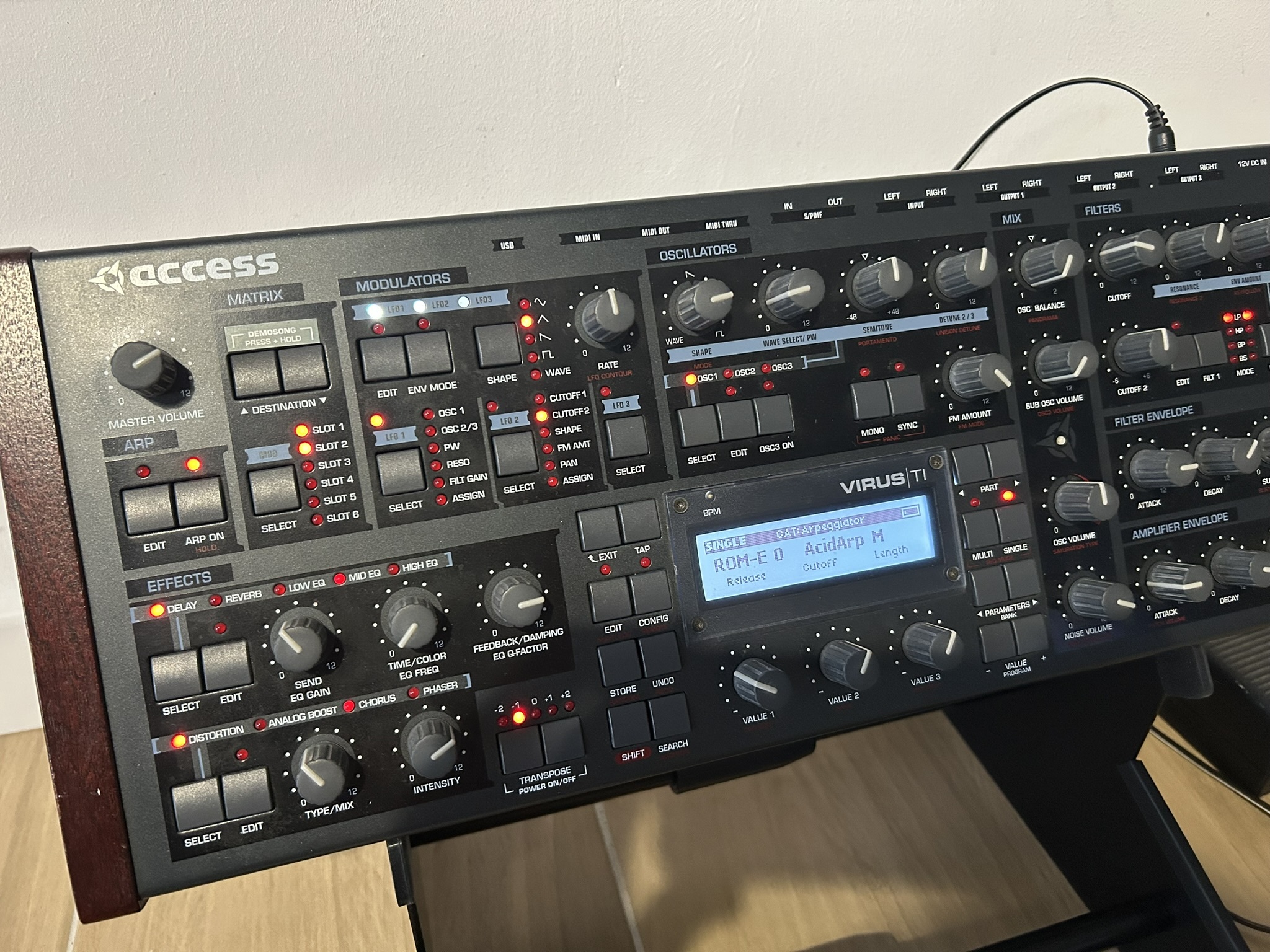 Access Music Virus TI Desktop (30345)