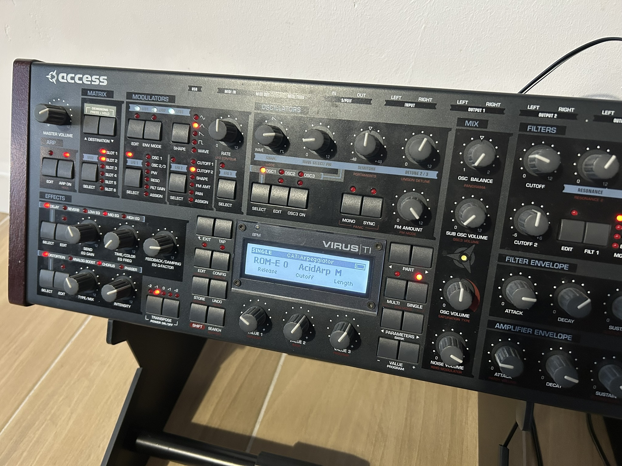 Access Music Virus TI Desktop (4284)