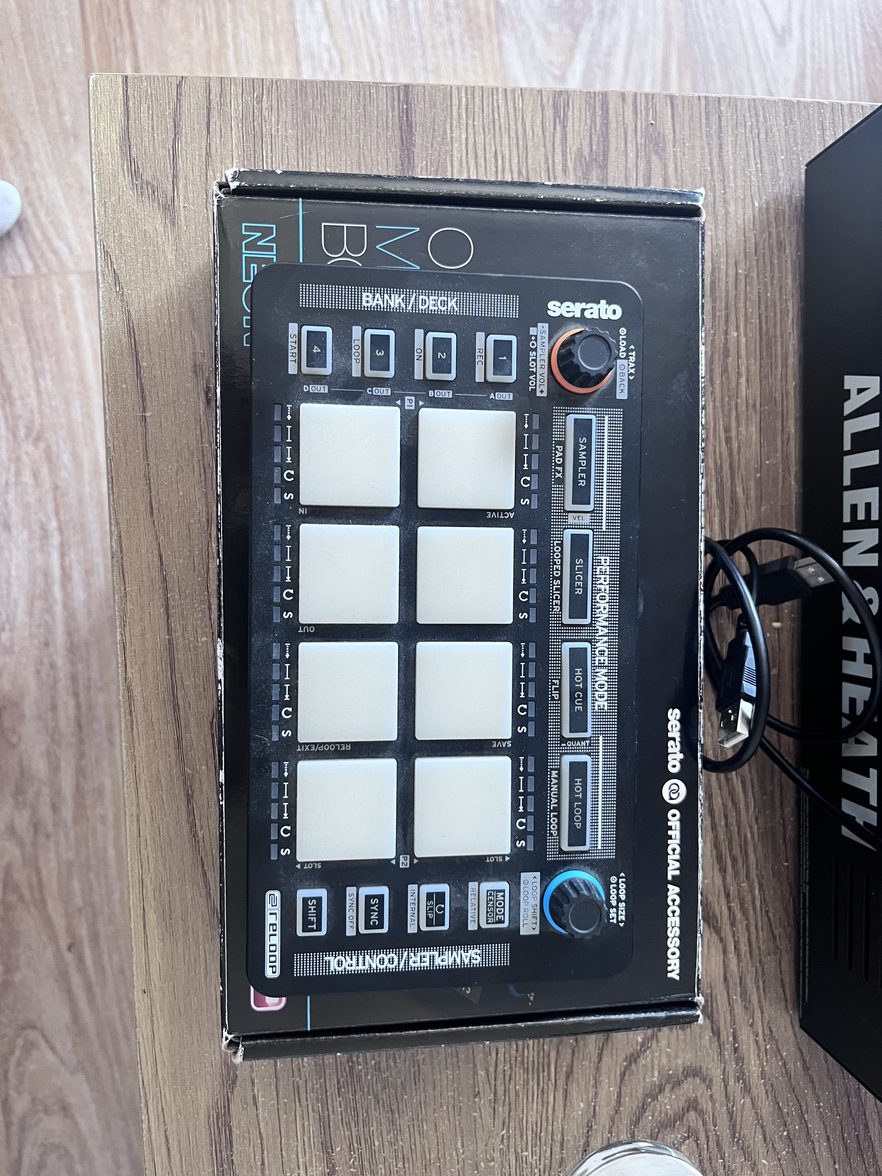 Contrôler Reloop Neon